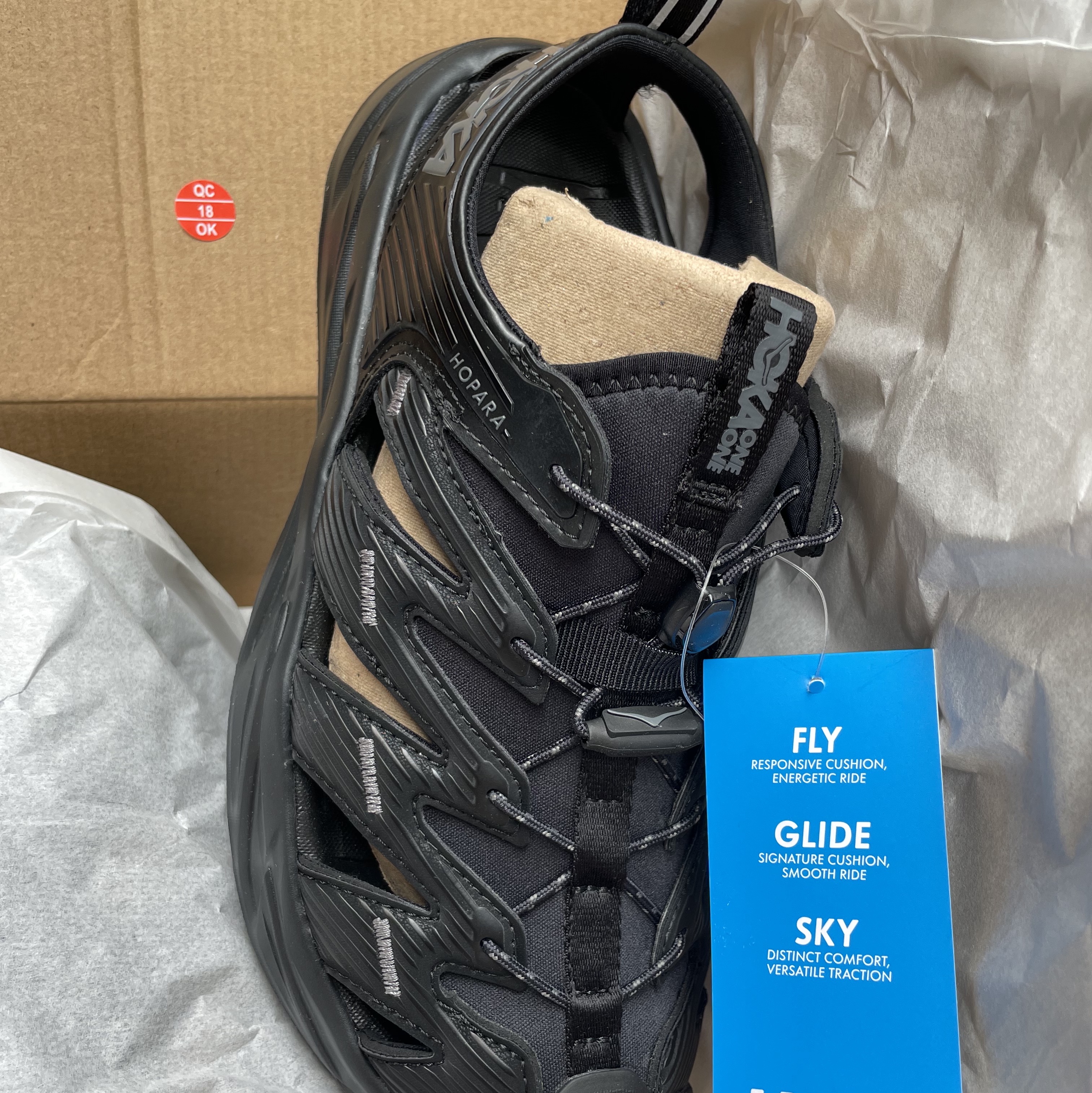 Hoka Hopara Black Dark Shadow 착용 스타일