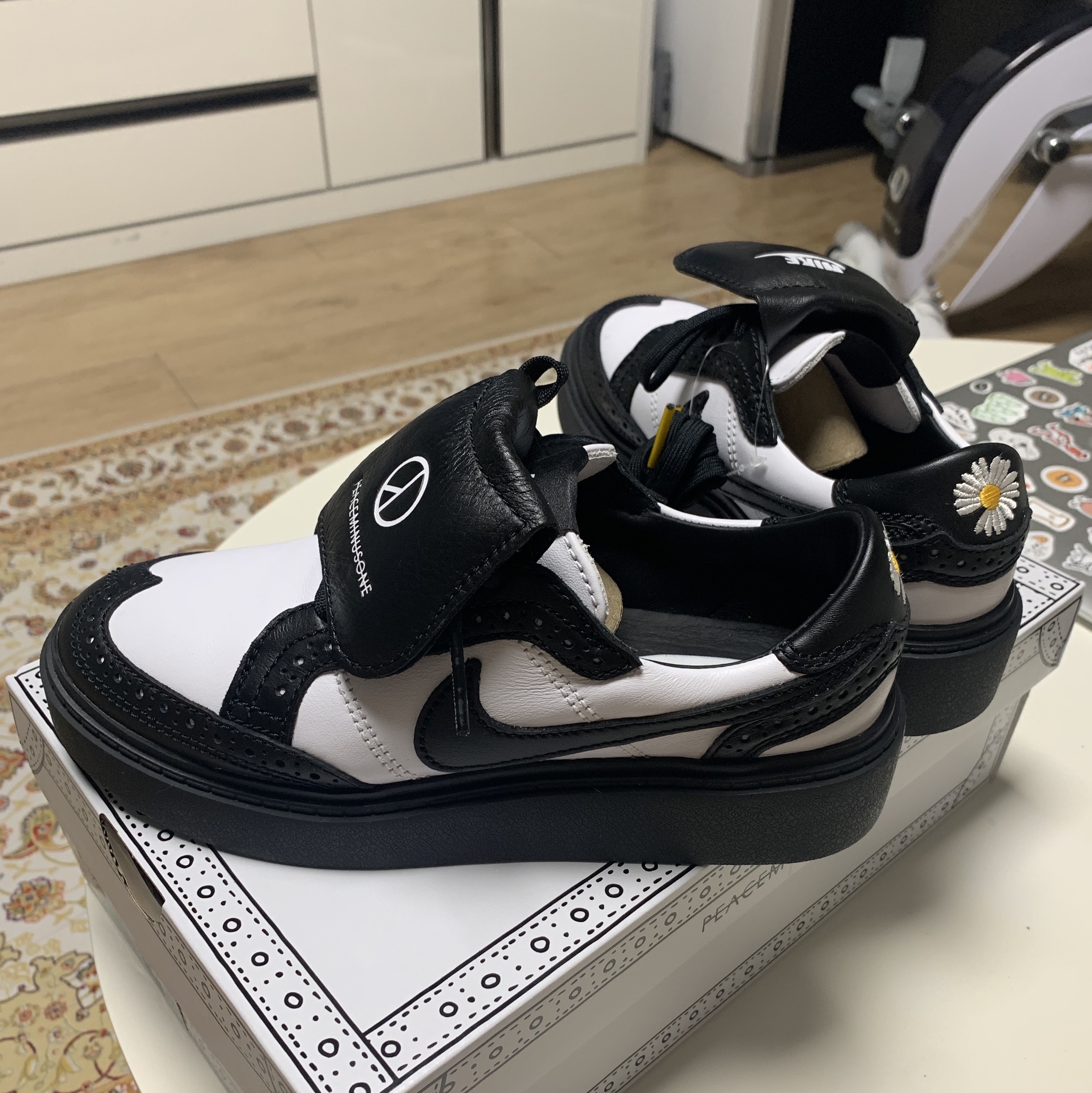 Nike x Peaceminusone Kwondo1 Black and White 착용 스타일