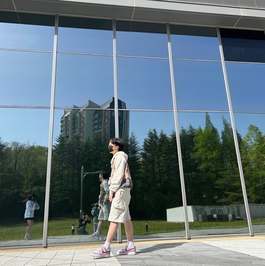 Nike Air Force 1 '07 QS Valentine's Day 착용 스타일