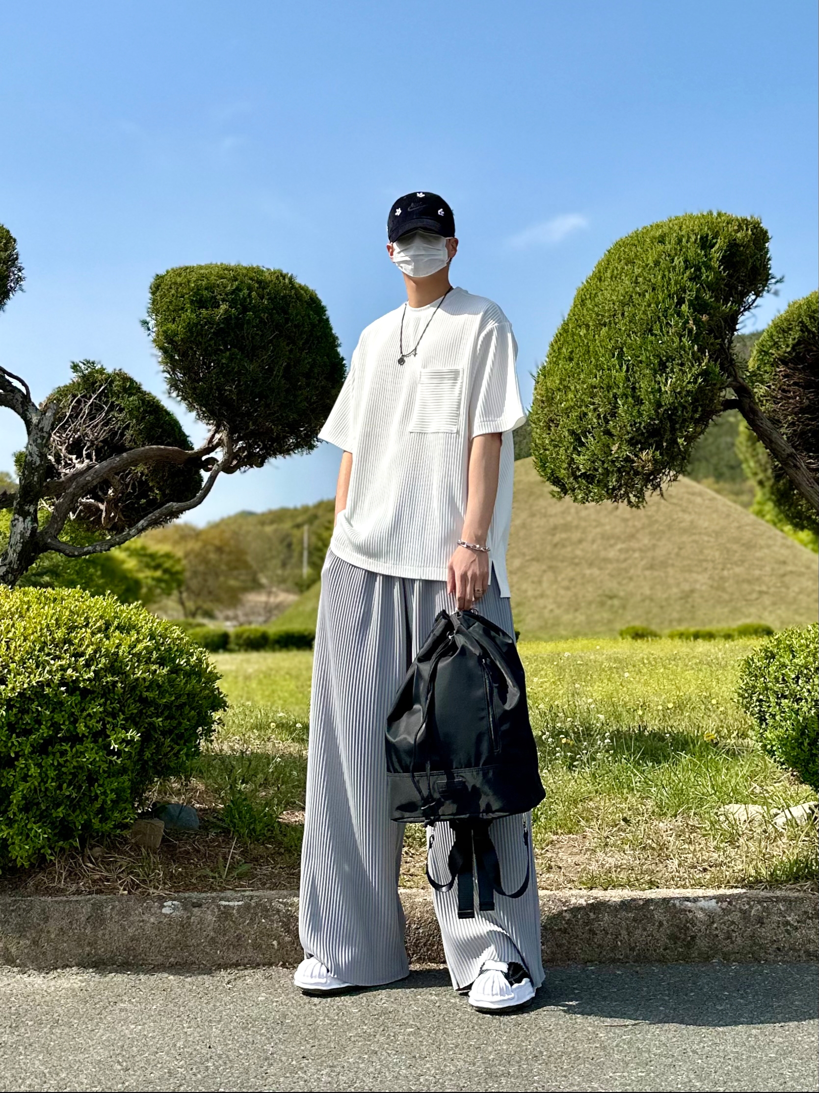 Maison Mihara Yasuhiro Blakey OG Sole Canvas Low-top Sneakers Black White 착용 스타일 - 2