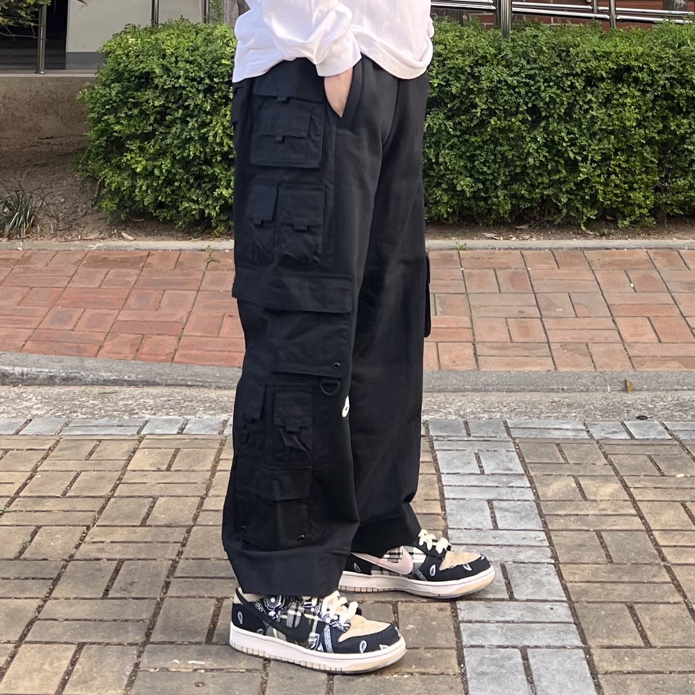 Nike x Peaceminusone Wide Pants Black (DR0096-010) 착용 스타일 - 4