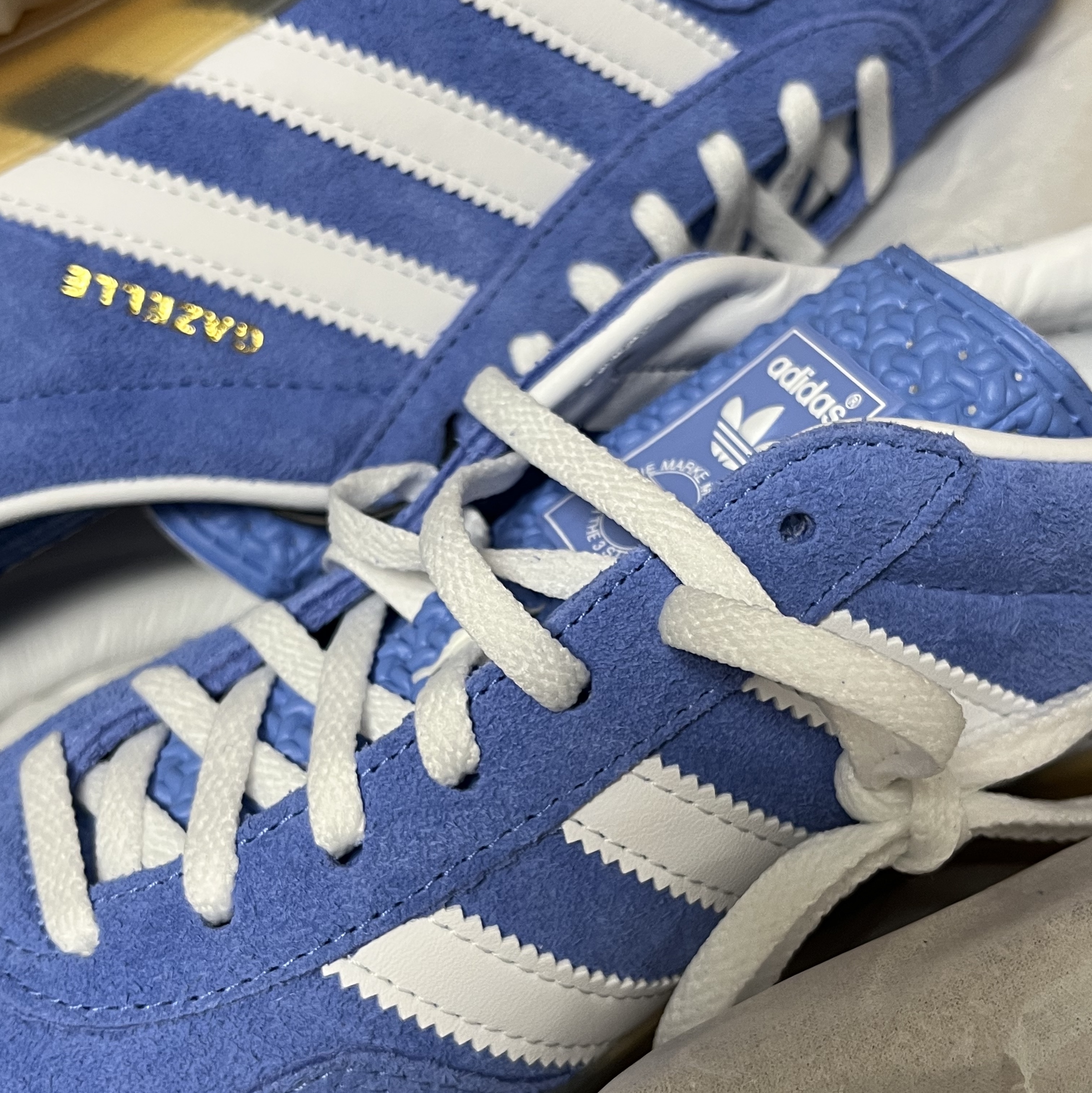 (W) Adidas Gazelle Indoor Blue Fusion Cloud White 착용 스타일 - 2