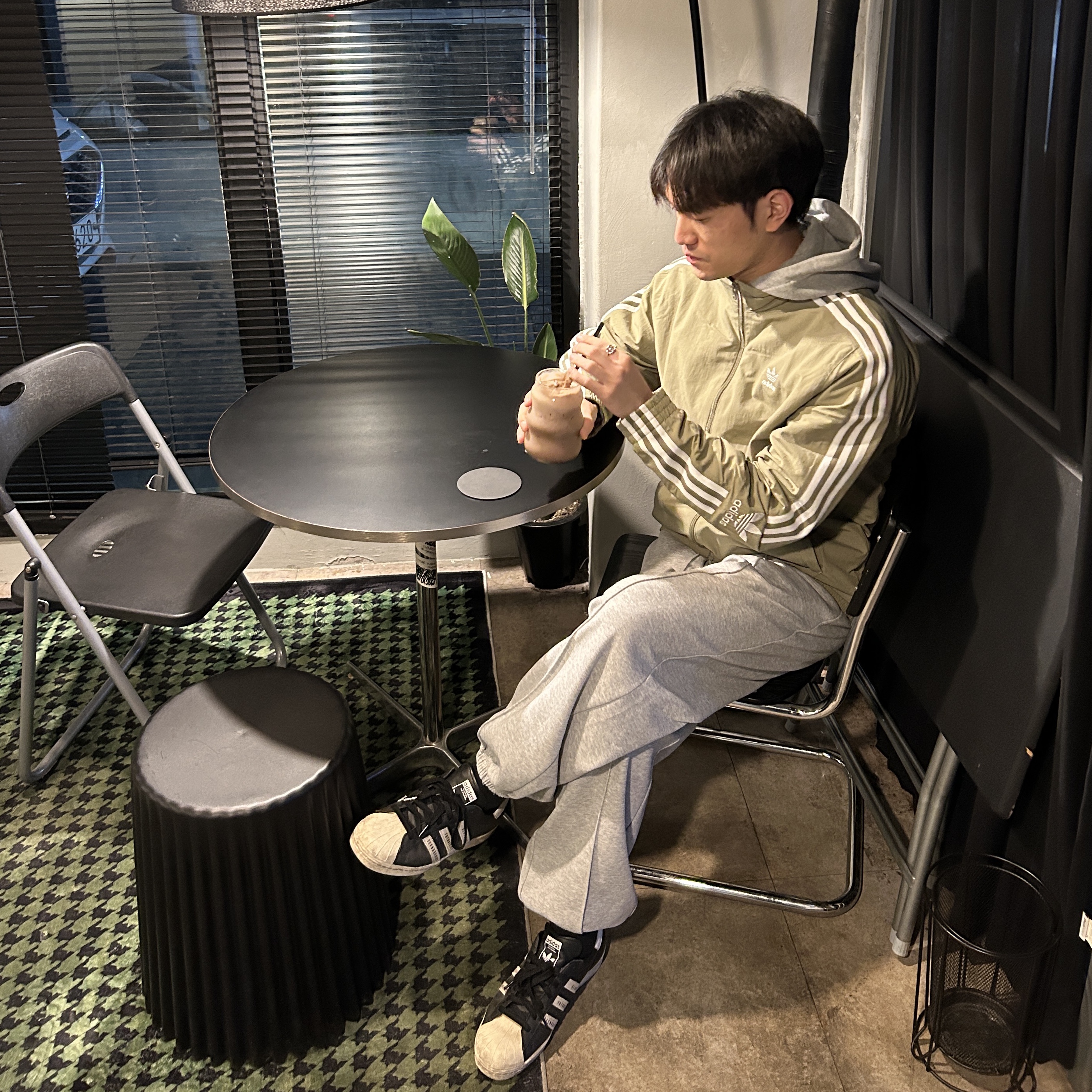 Adidas x Human Made Superstar Black White 착용 스타일 - 1