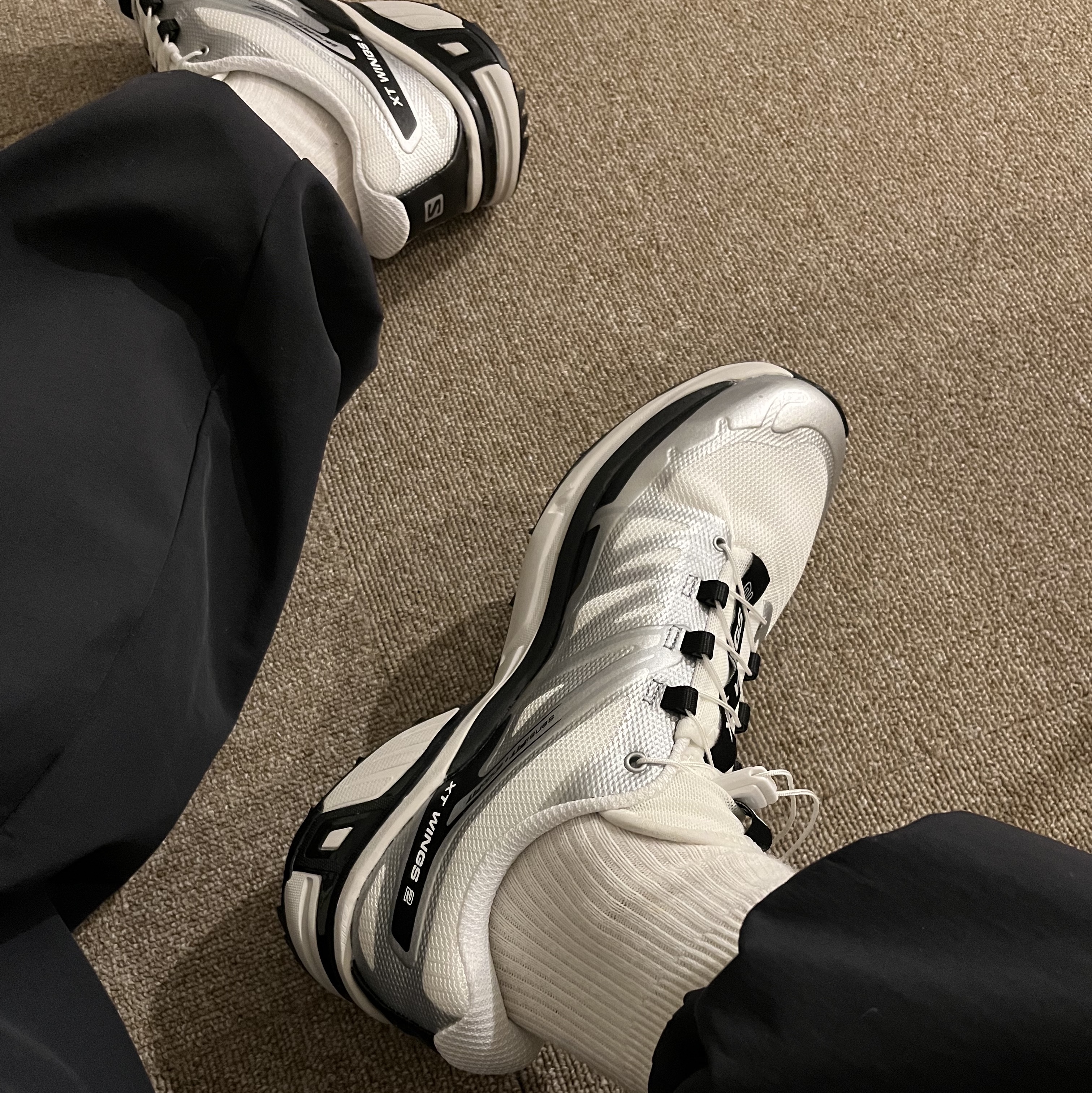 Salomon XT-Wings 2 White Silver Metallic 착용 스타일
