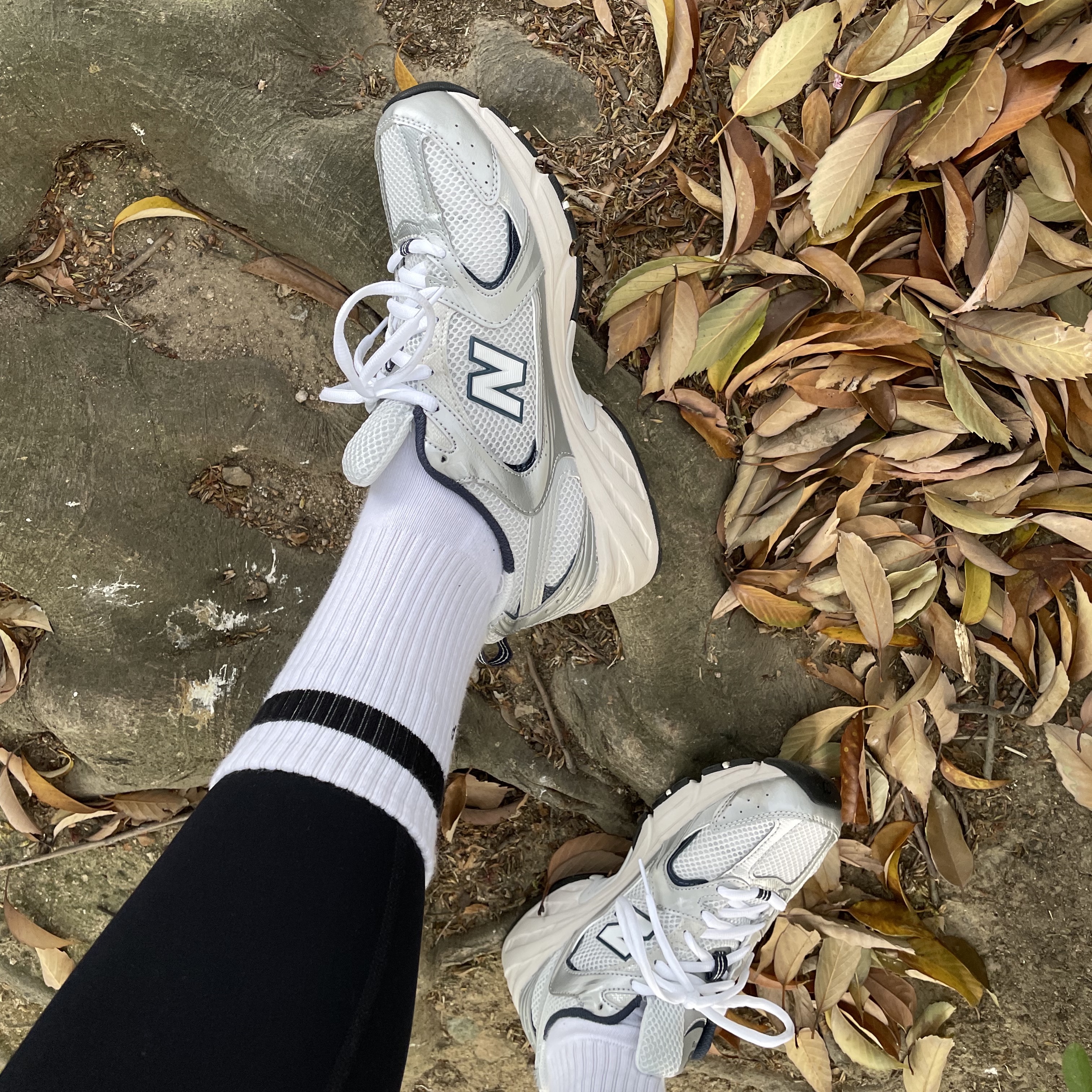 New Balance 530 Steel Grey 착용 스타일