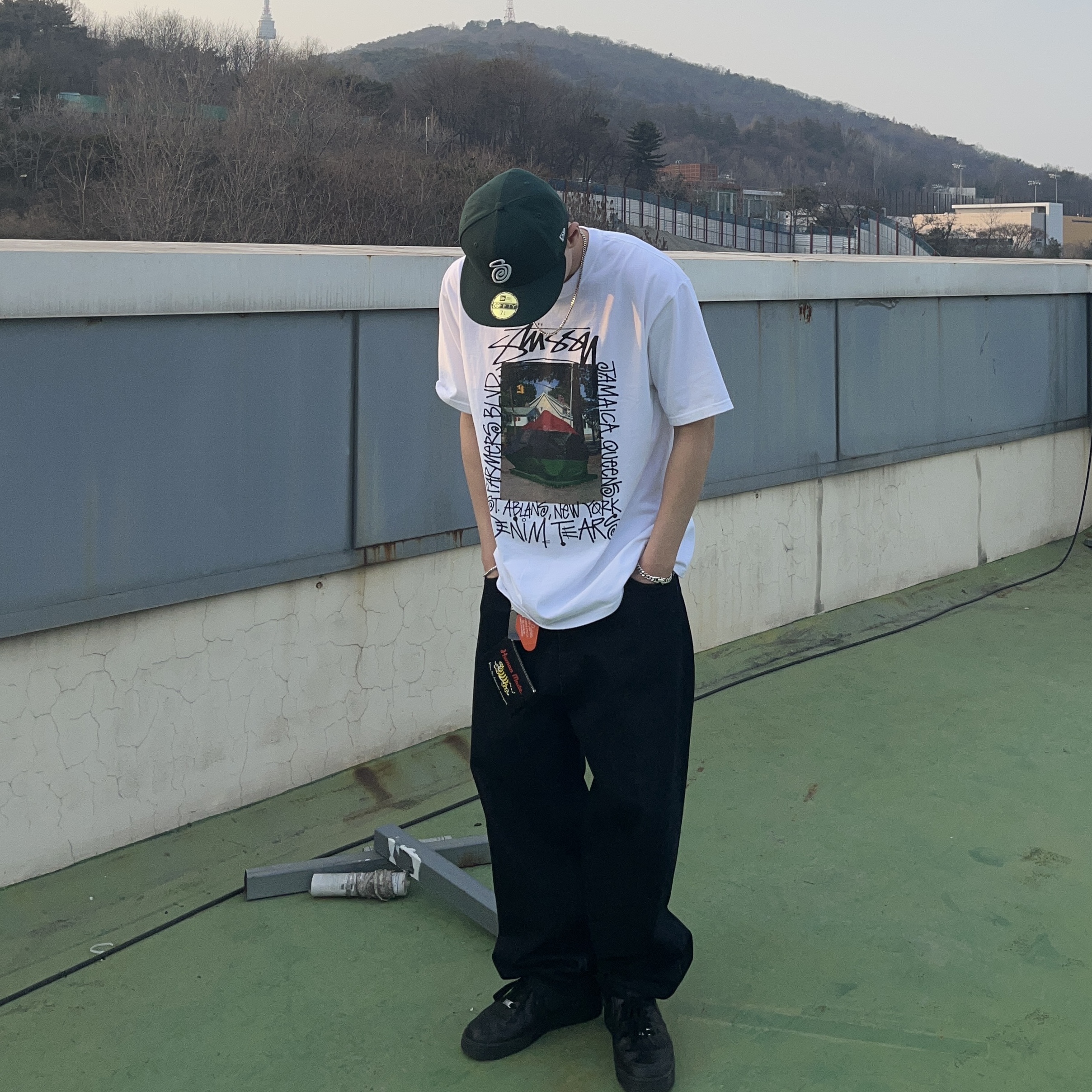 Stussy x Denim Tears Farmers Blvd. T-Shirt White 착용 스타일