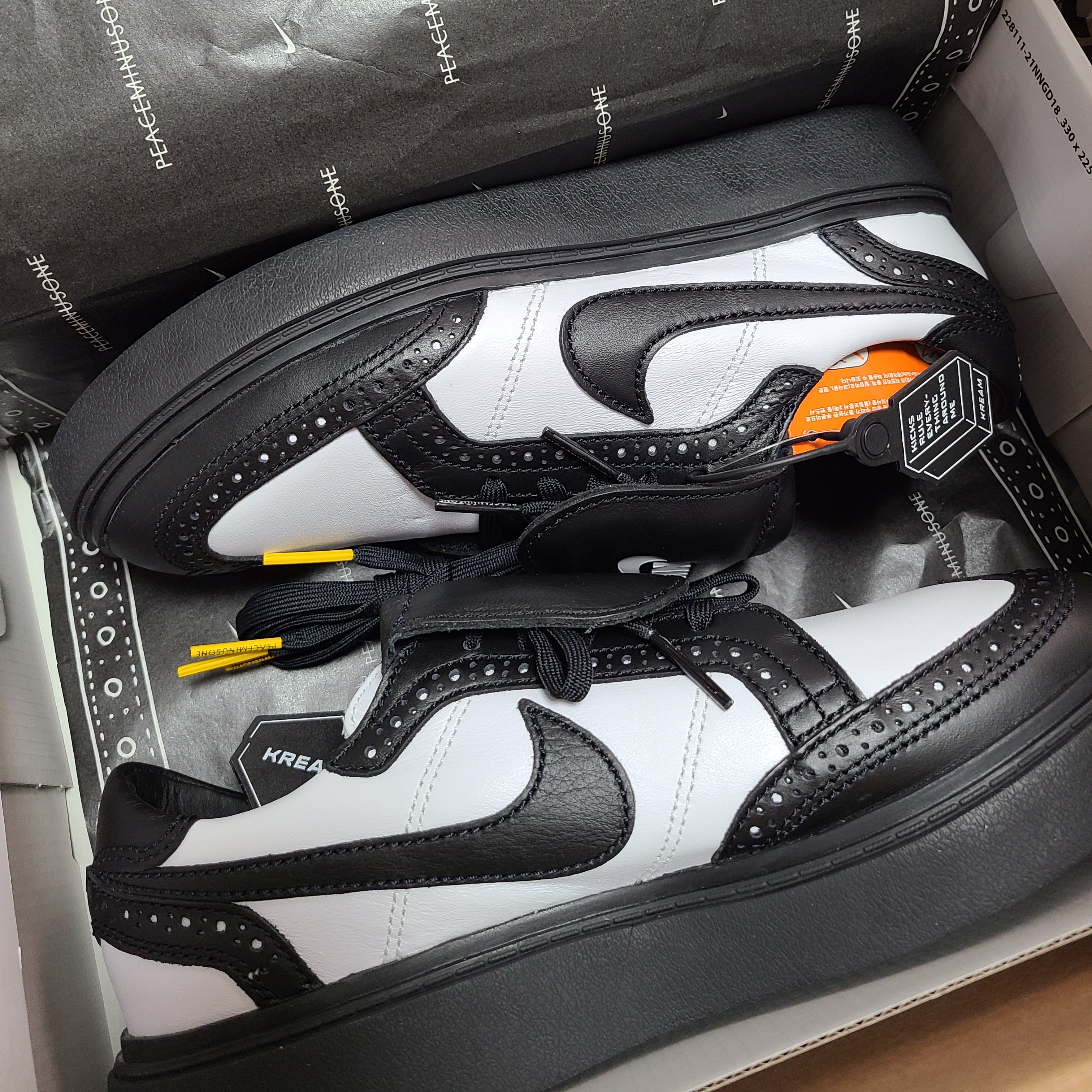 Nike x Peaceminusone Kwondo1 Black and White 착용 스타일