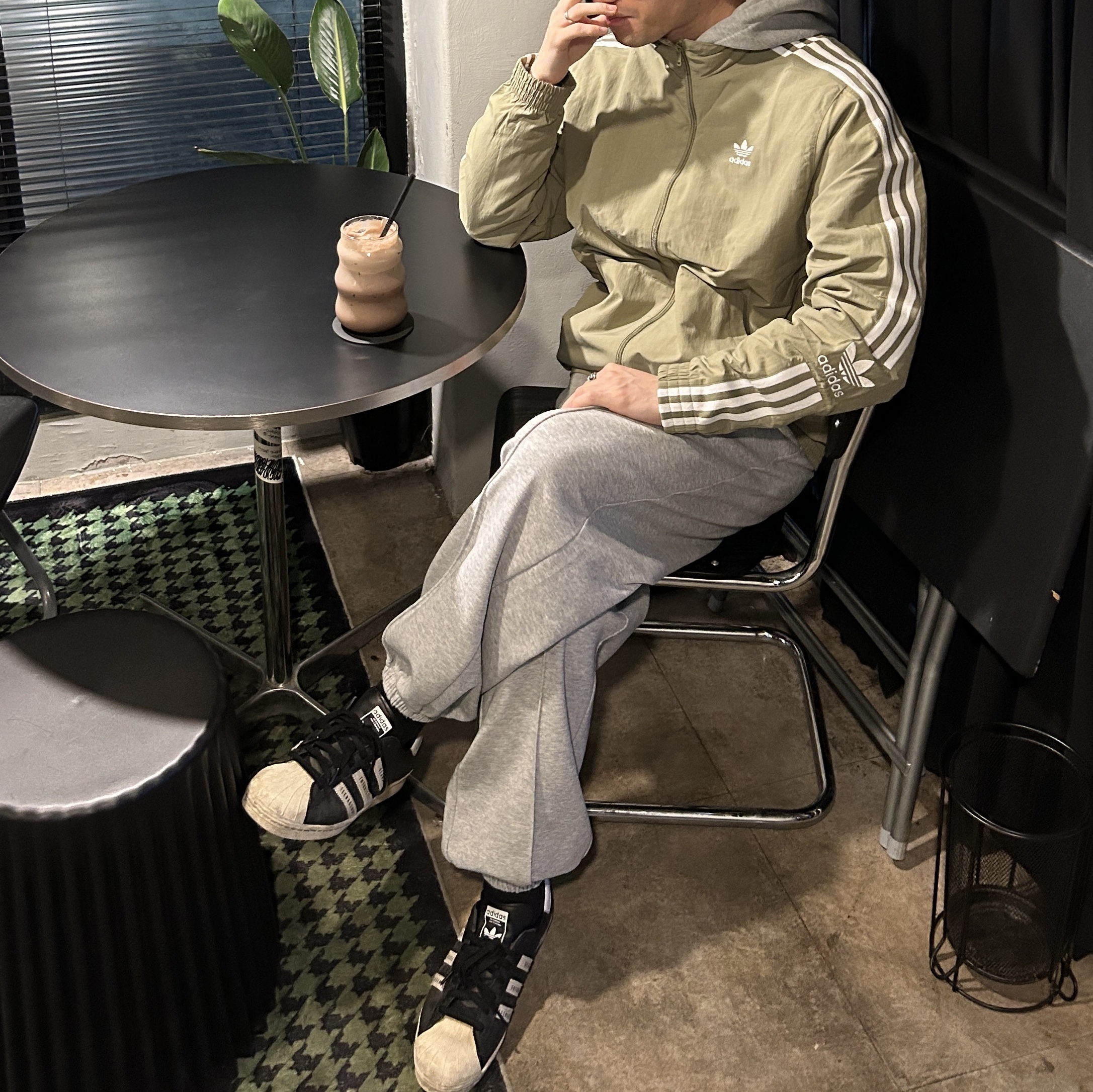Adidas x Human Made Superstar Black White 착용 스타일 - 2