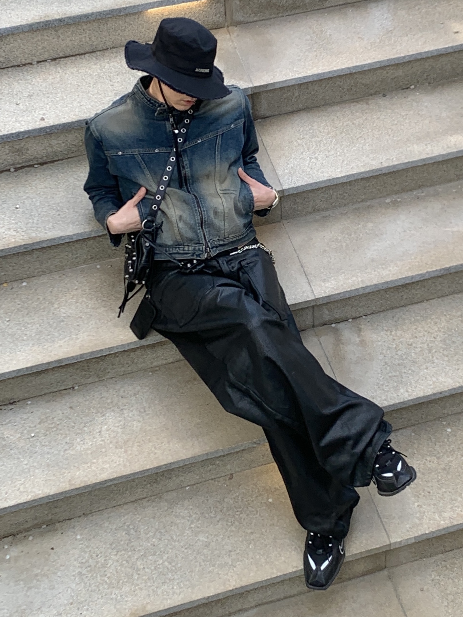 Nike x Martine Rose Shox MR4 Black, Project G/R Coated Backward Denim Pants Black 착용 스타일 - 1