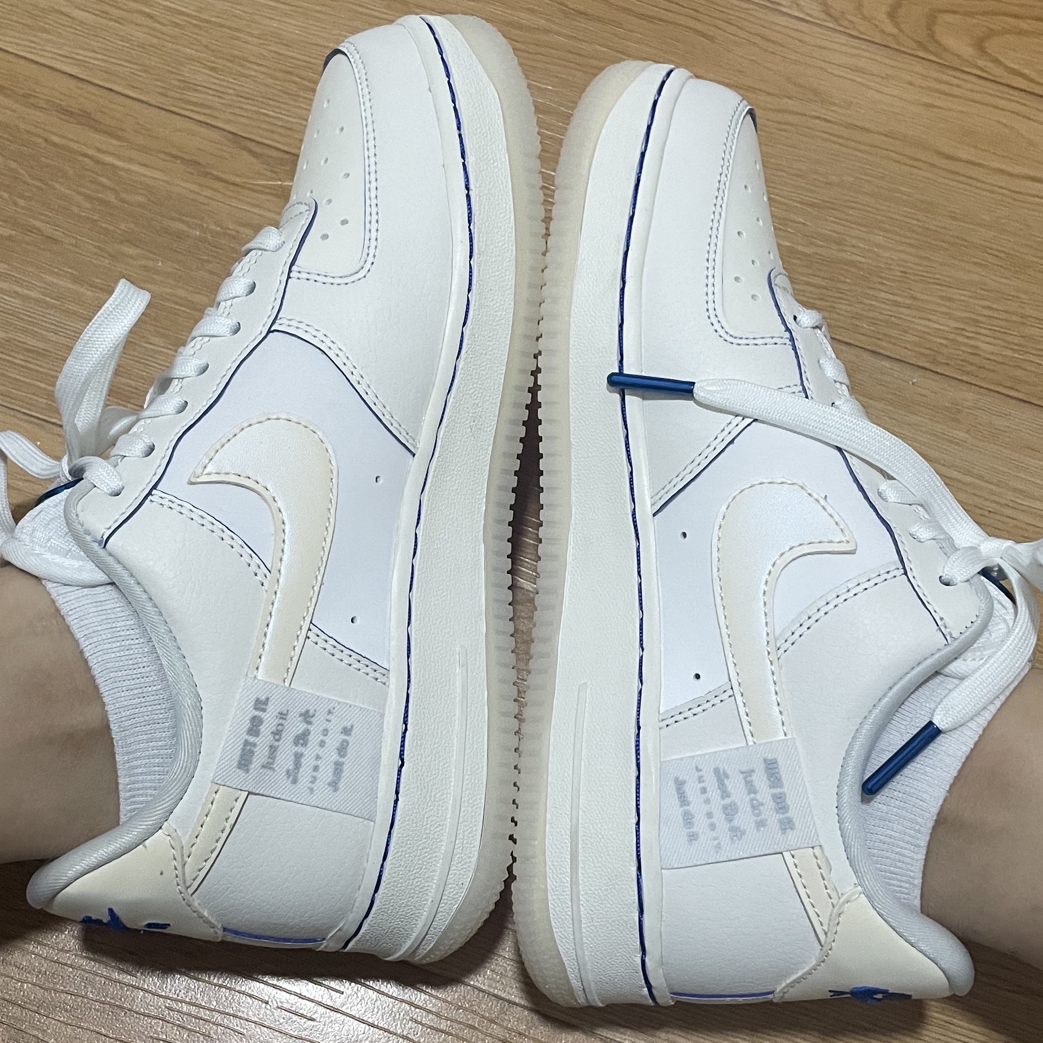 (W) Nike Air Force 1 '07 LX Game Royal Sail 착용 스타일