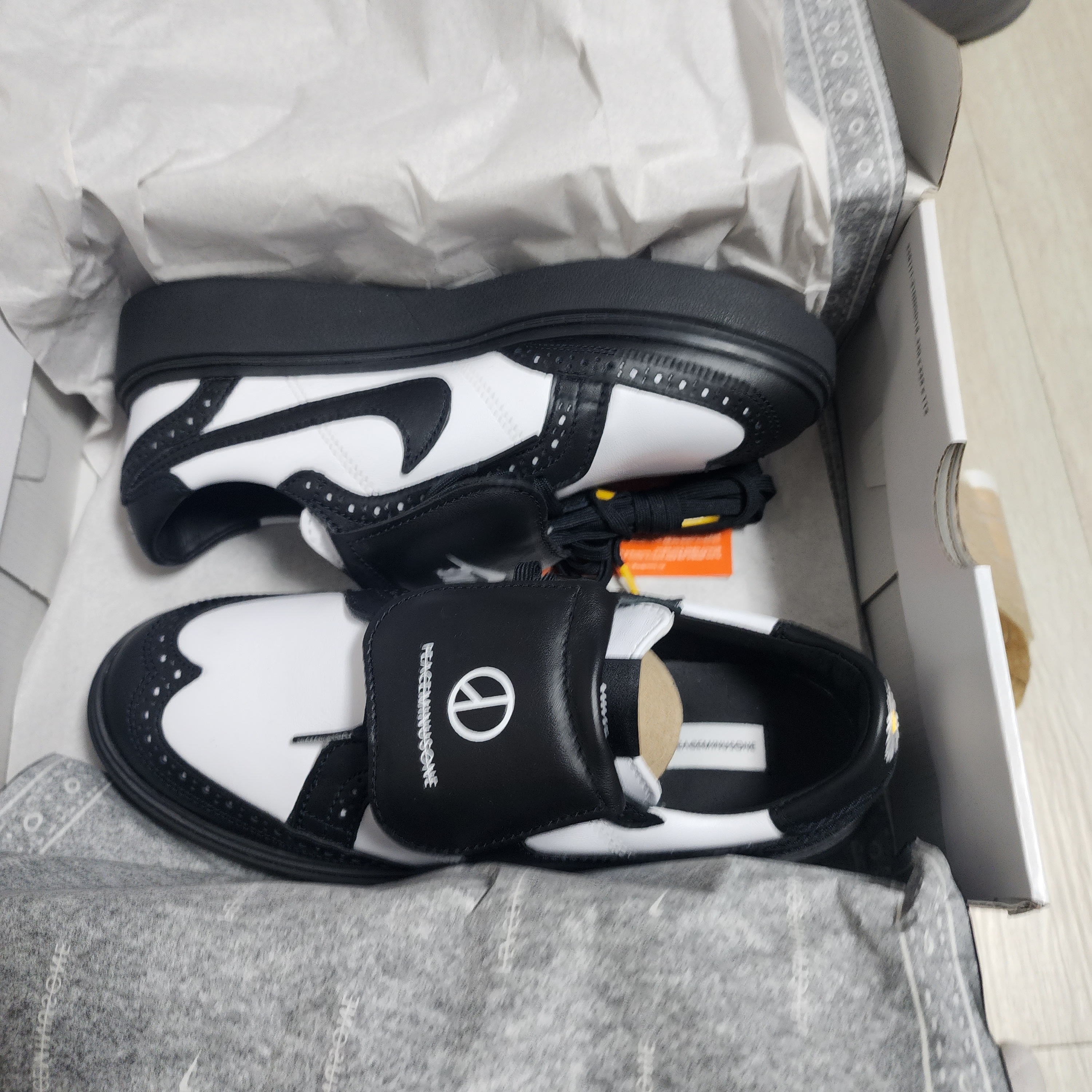 Nike x Peaceminusone Kwondo1 Black and White 착용 스타일 - 2