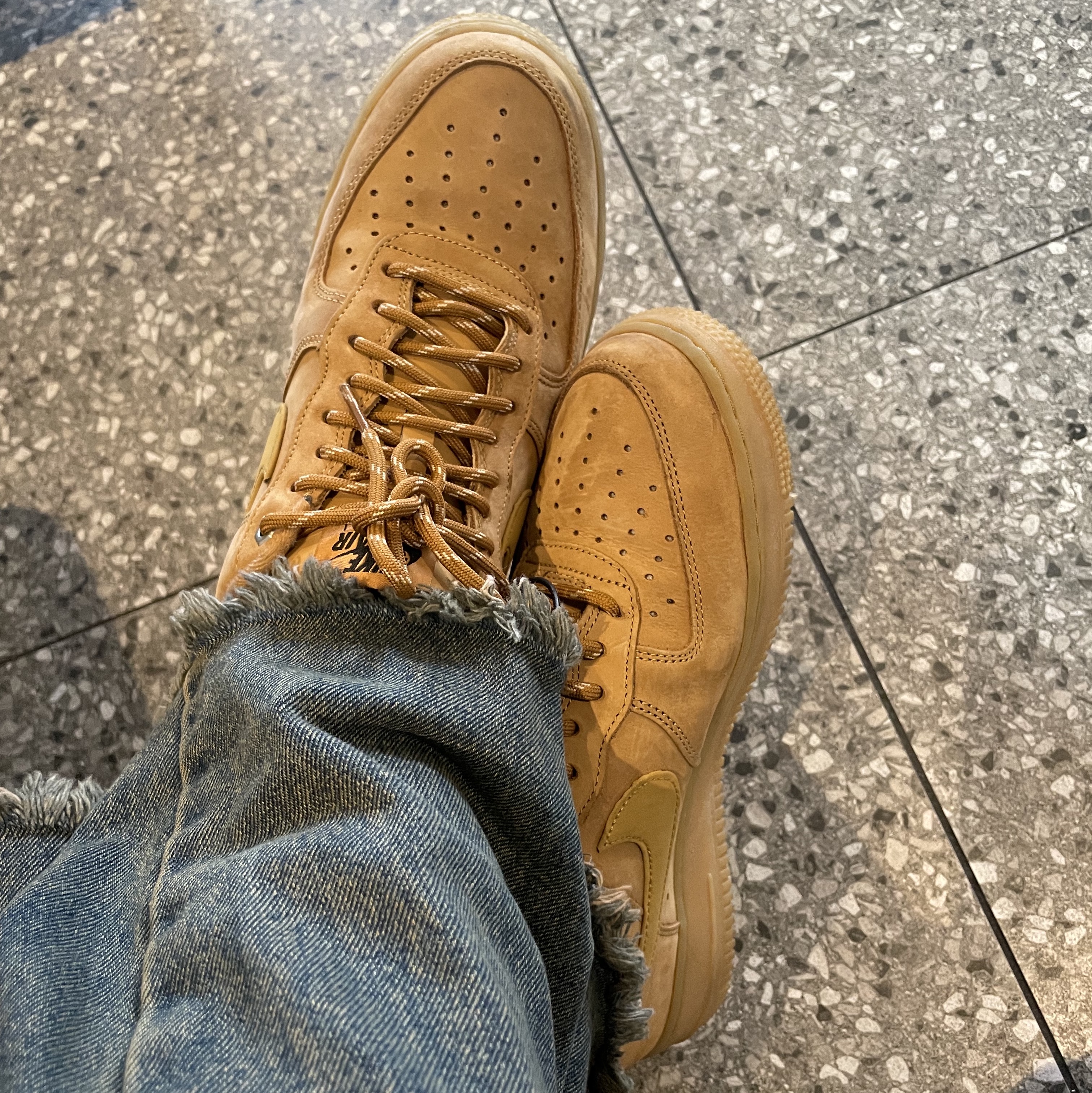 Nike Air Force 1 '07 WB Flax 착용 스타일 - 2