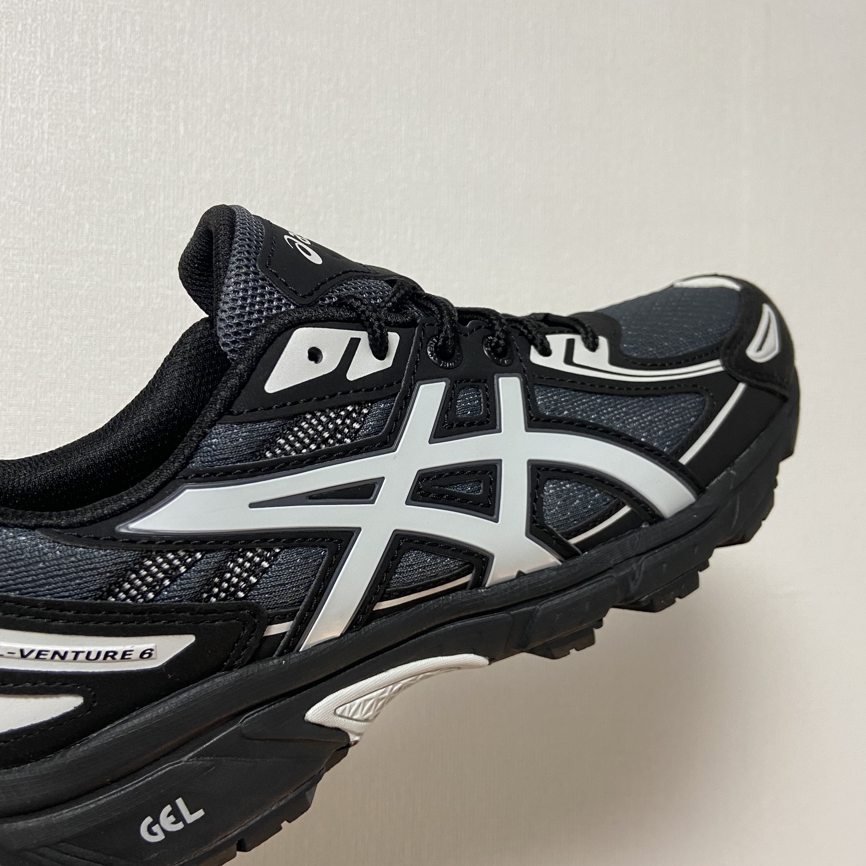 Asics Gel-Venture 6 Carrier Grey 착용 스타일 - 2