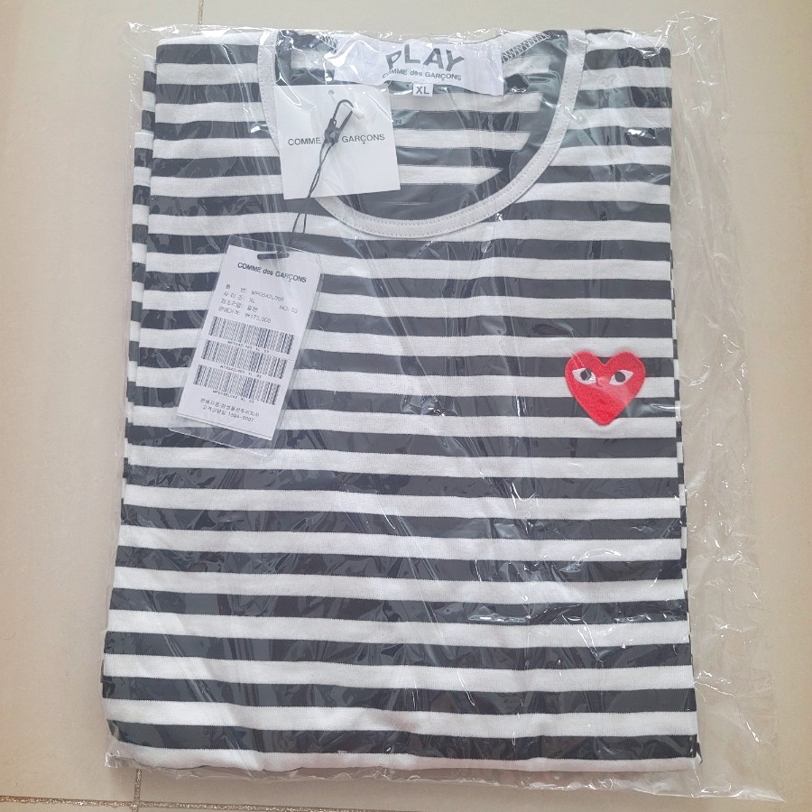 Play Comme des Garcons Striped LS T-Shirt Black White 착용 스타일