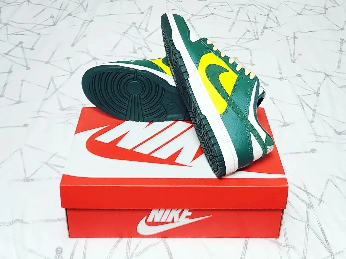 (W) Nike Dunk Low SE Opti Noble Green 착용 스타일 - 4