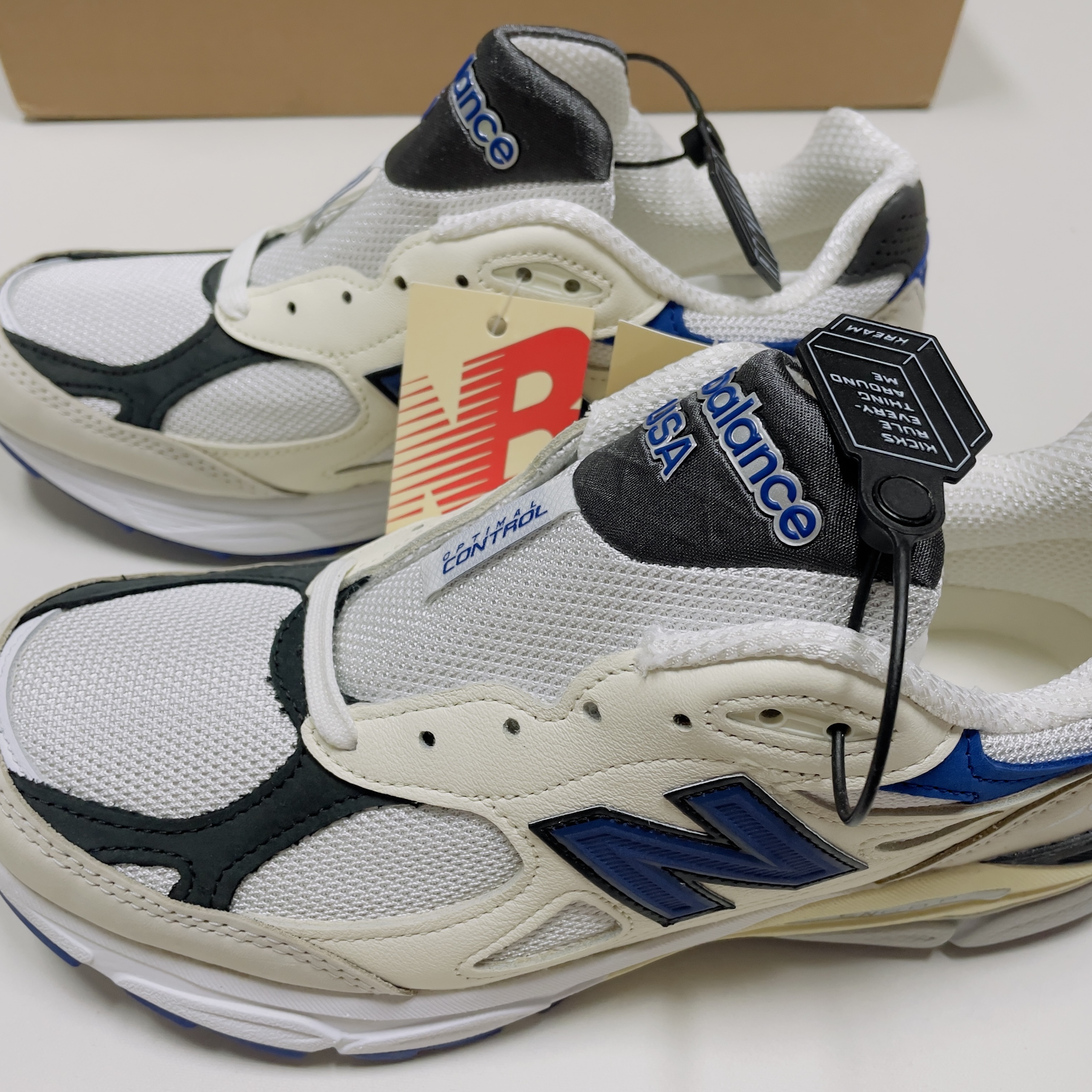 New Balance 990v3 Made in USA White Blue 착용 스타일 - 2