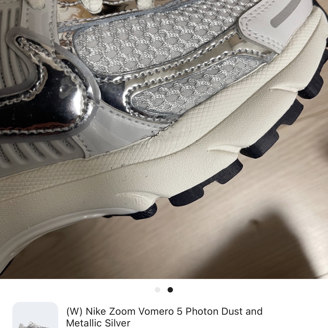 (W) Nike Zoom Vomero 5 Photon Dust and Metallic Silver 착용 스타일