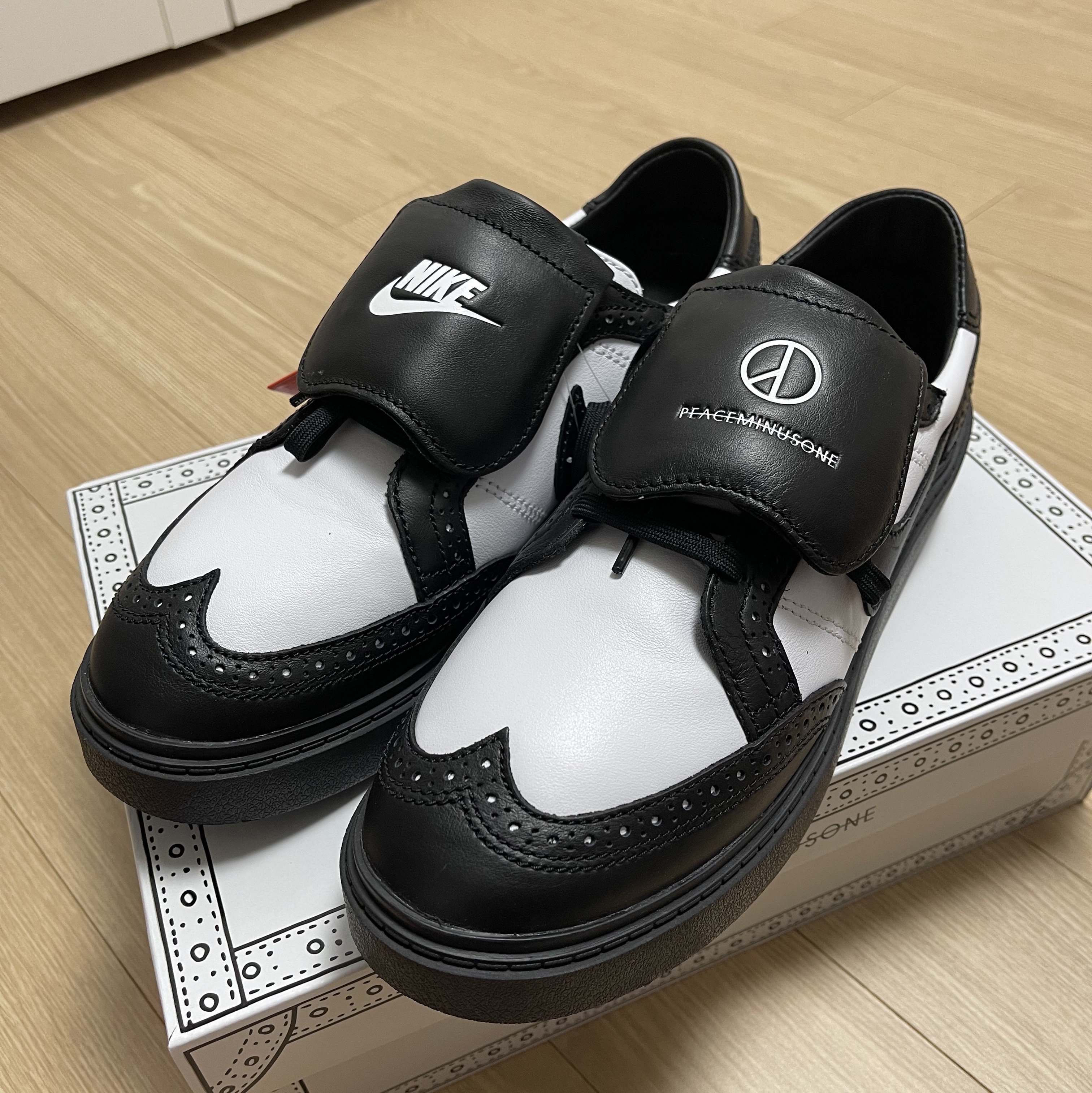 Nike x Peaceminusone Kwondo1 Black and White 착용 스타일 - 3