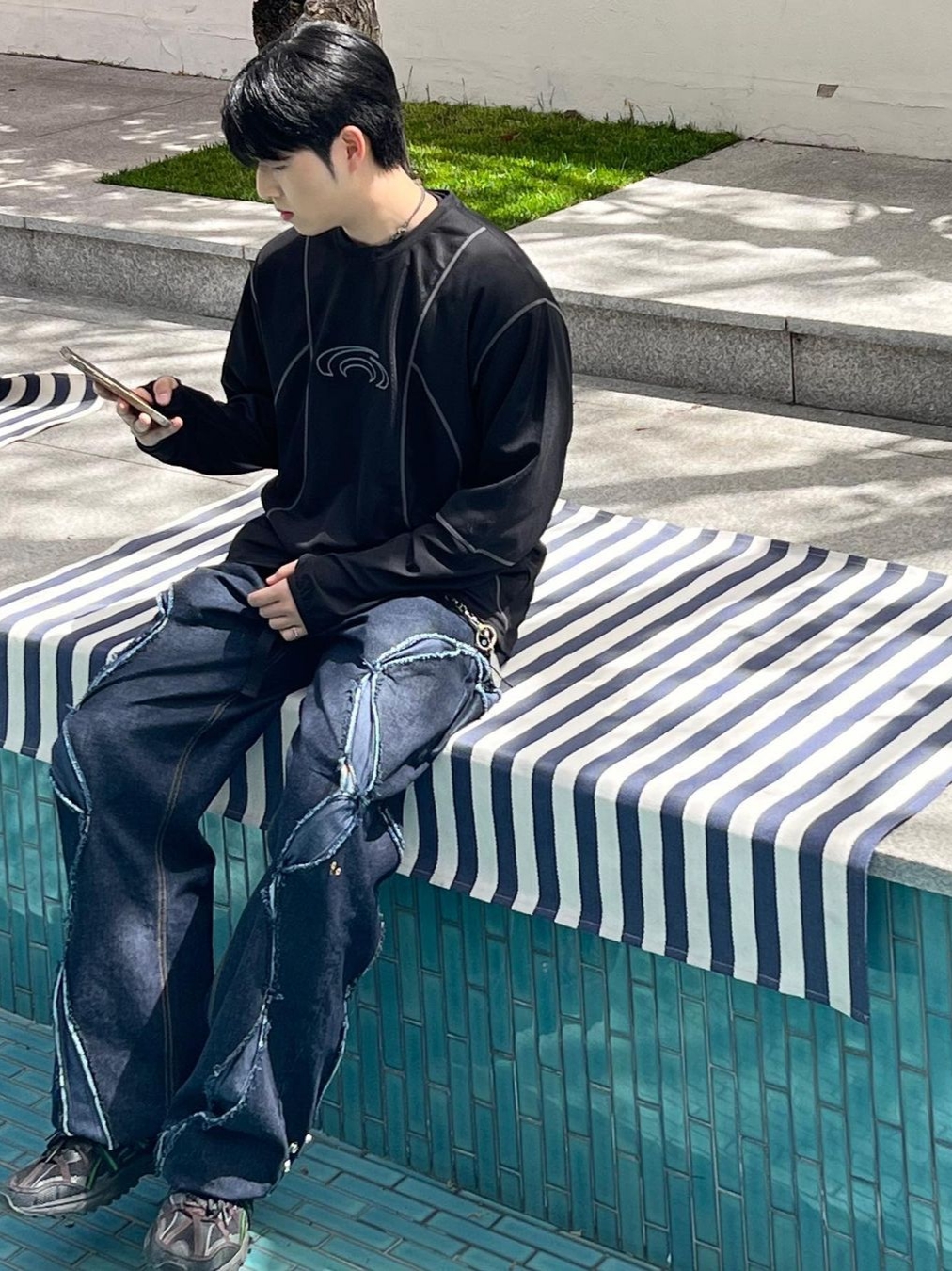 Art Of Field Flatlock Stitch T-Shirt Black, AOP Bar Tack Curve Pants Denim 착용 스타일