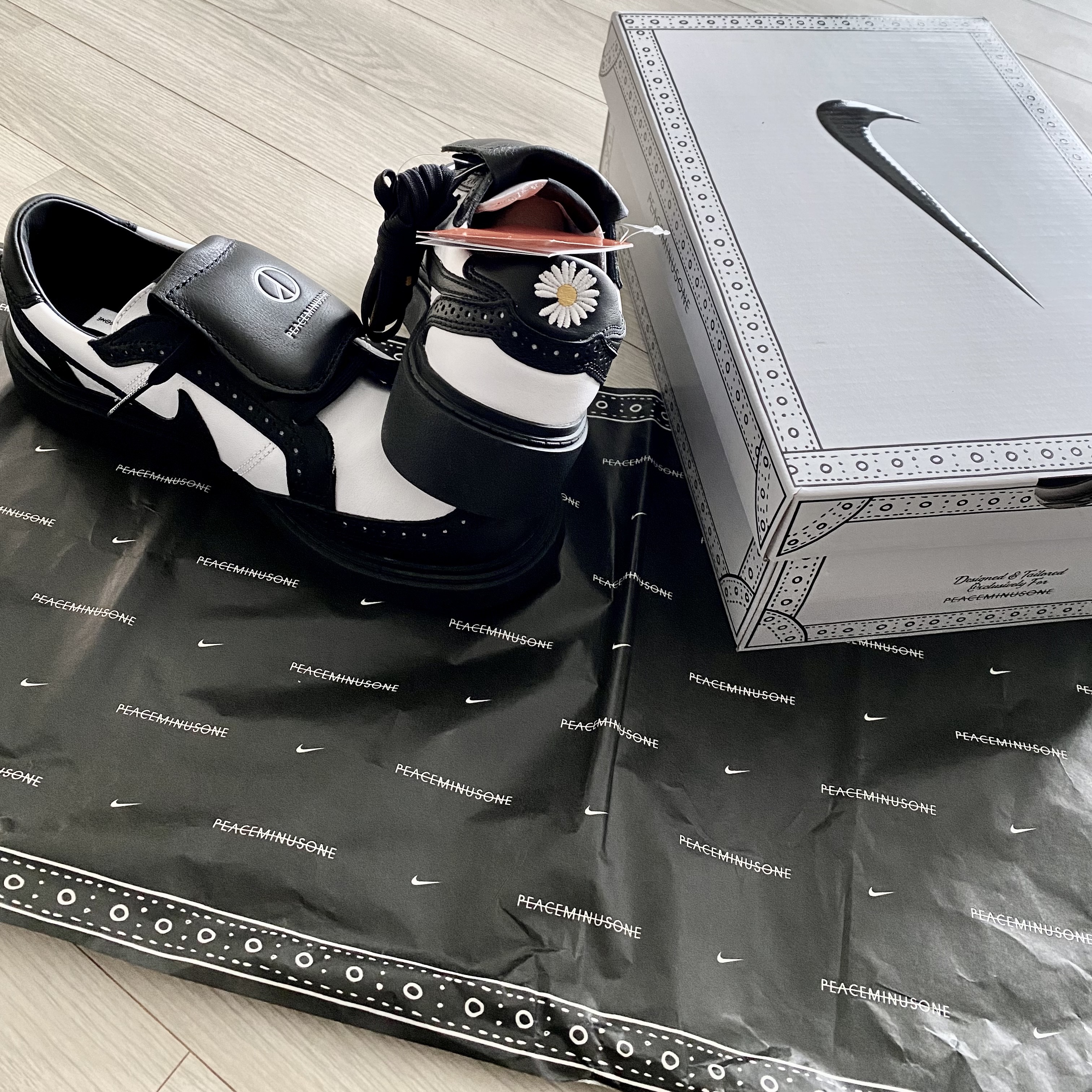 Nike x Peaceminusone Kwondo1 Black and White 착용 스타일