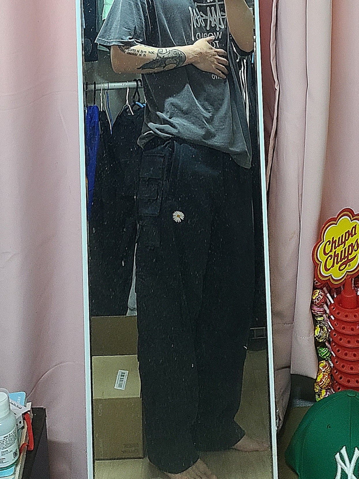 Nike x Peaceminusone Wide Pants Black (DR0096-010), Stussy Basic Stussy Pigment Dyed T-Shirt Grey 2022 착용 스타일 - 1