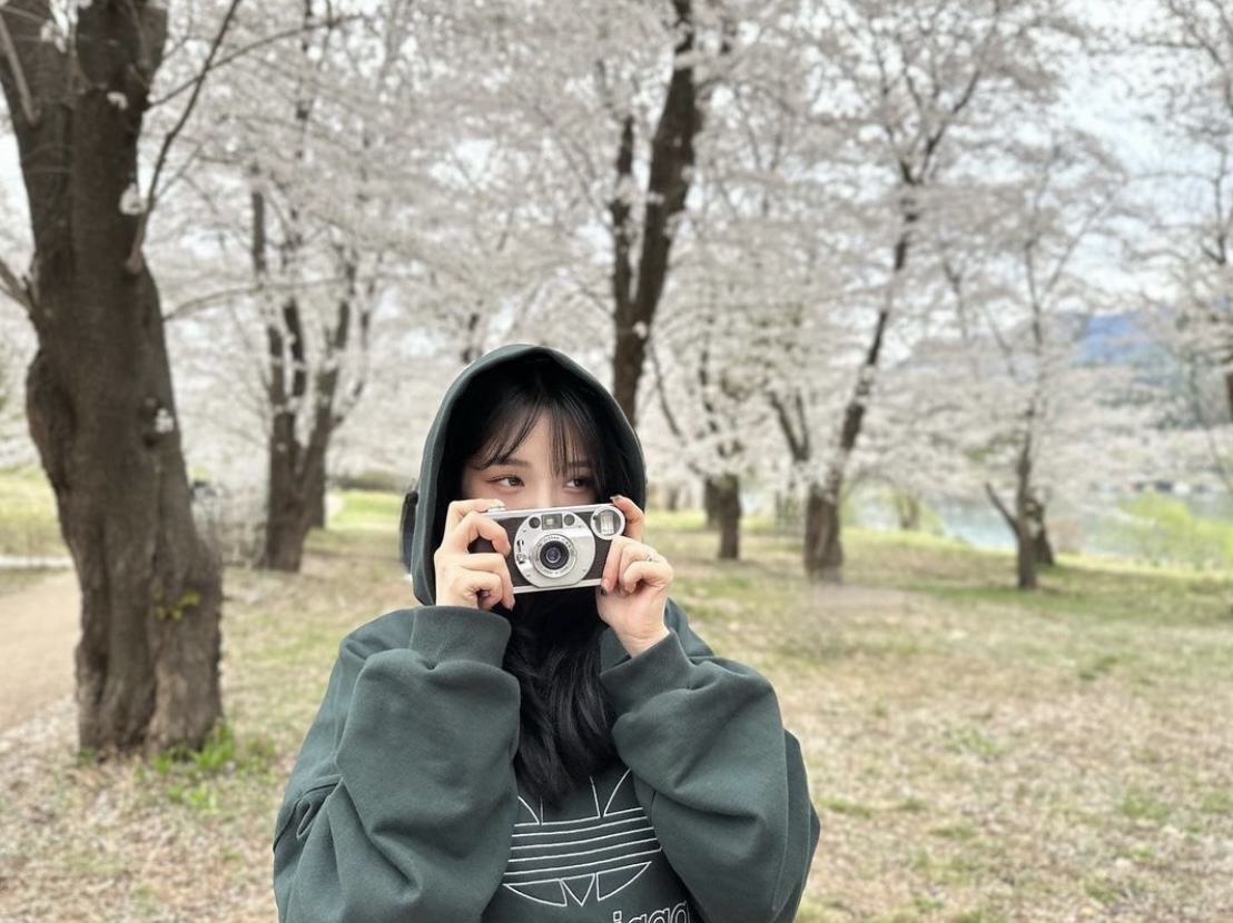 Balenciaga x Adidas Heavyweight Fleece Oversized Hoodie Green 착용 스타일