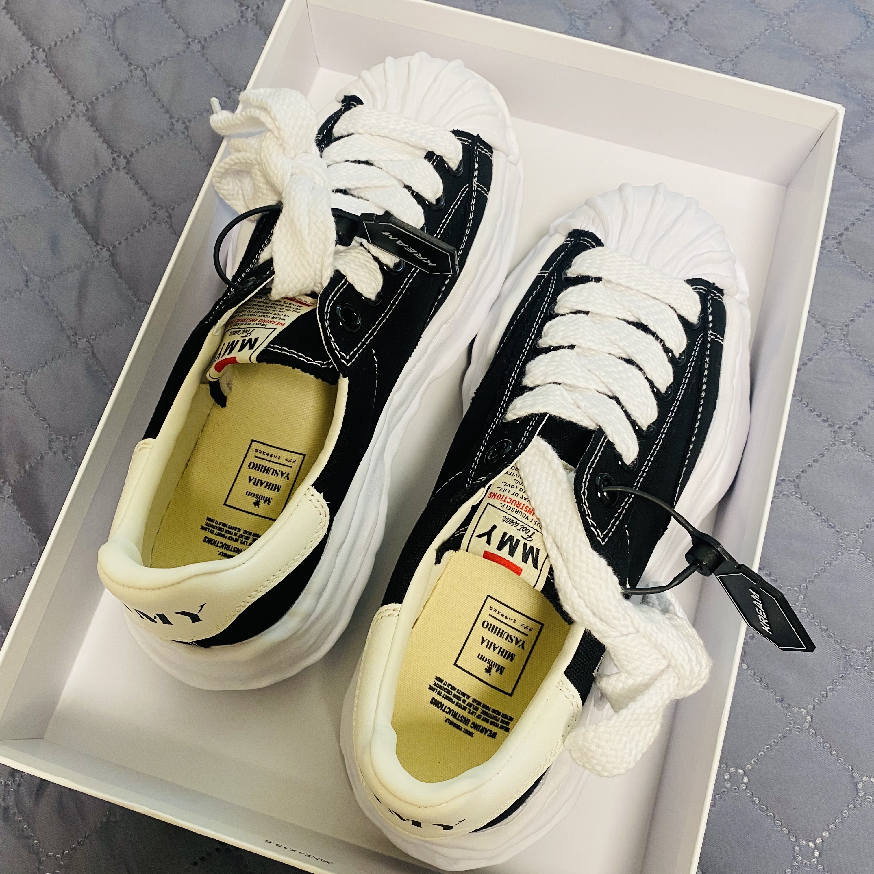 Maison Mihara Yasuhiro Blakey OG Sole Canvas Low-top Sneakers Black White 착용 스타일