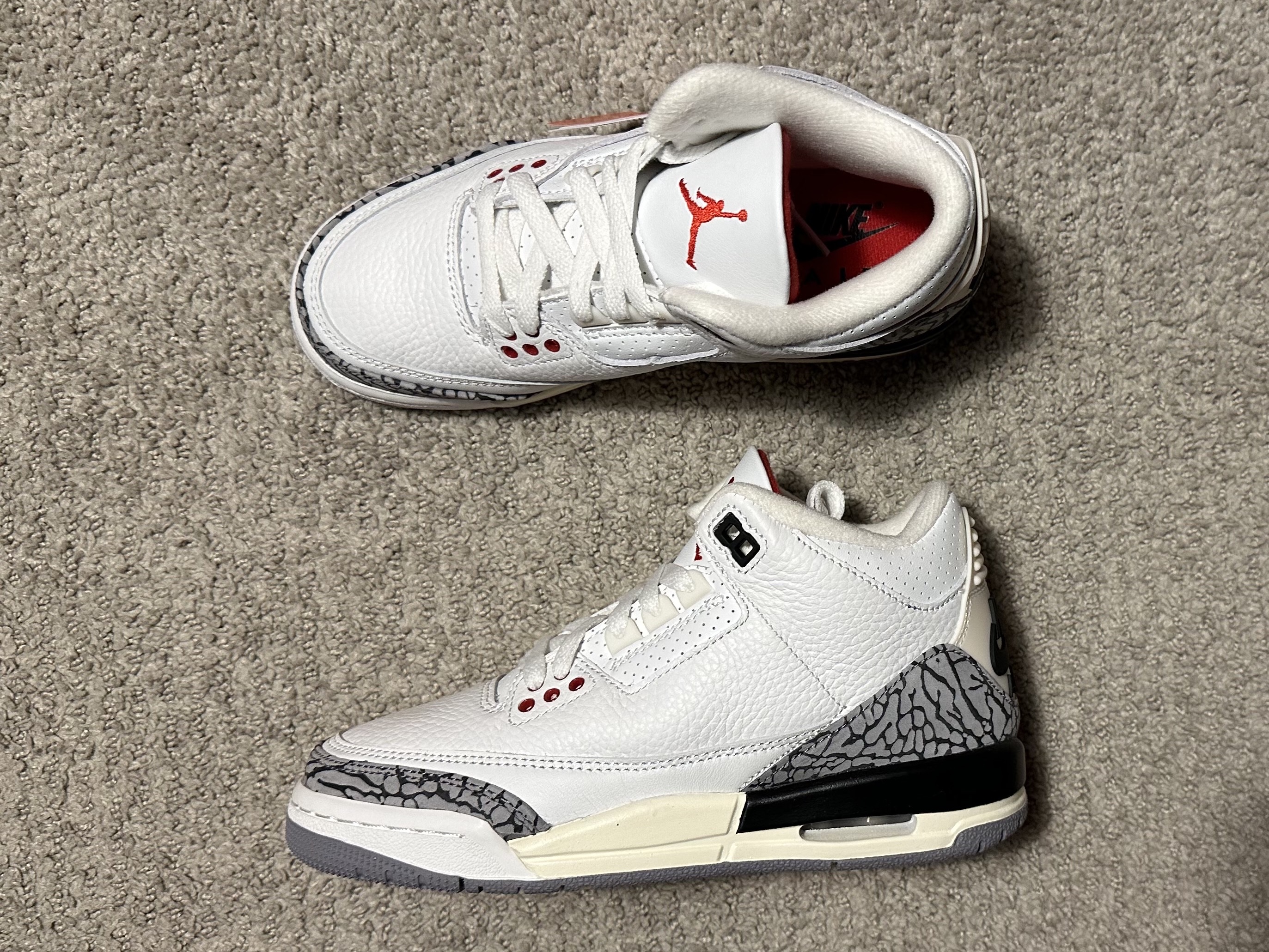(GS) Jordan 3 Retro White Cement Reimagined 착용 스타일 - 2