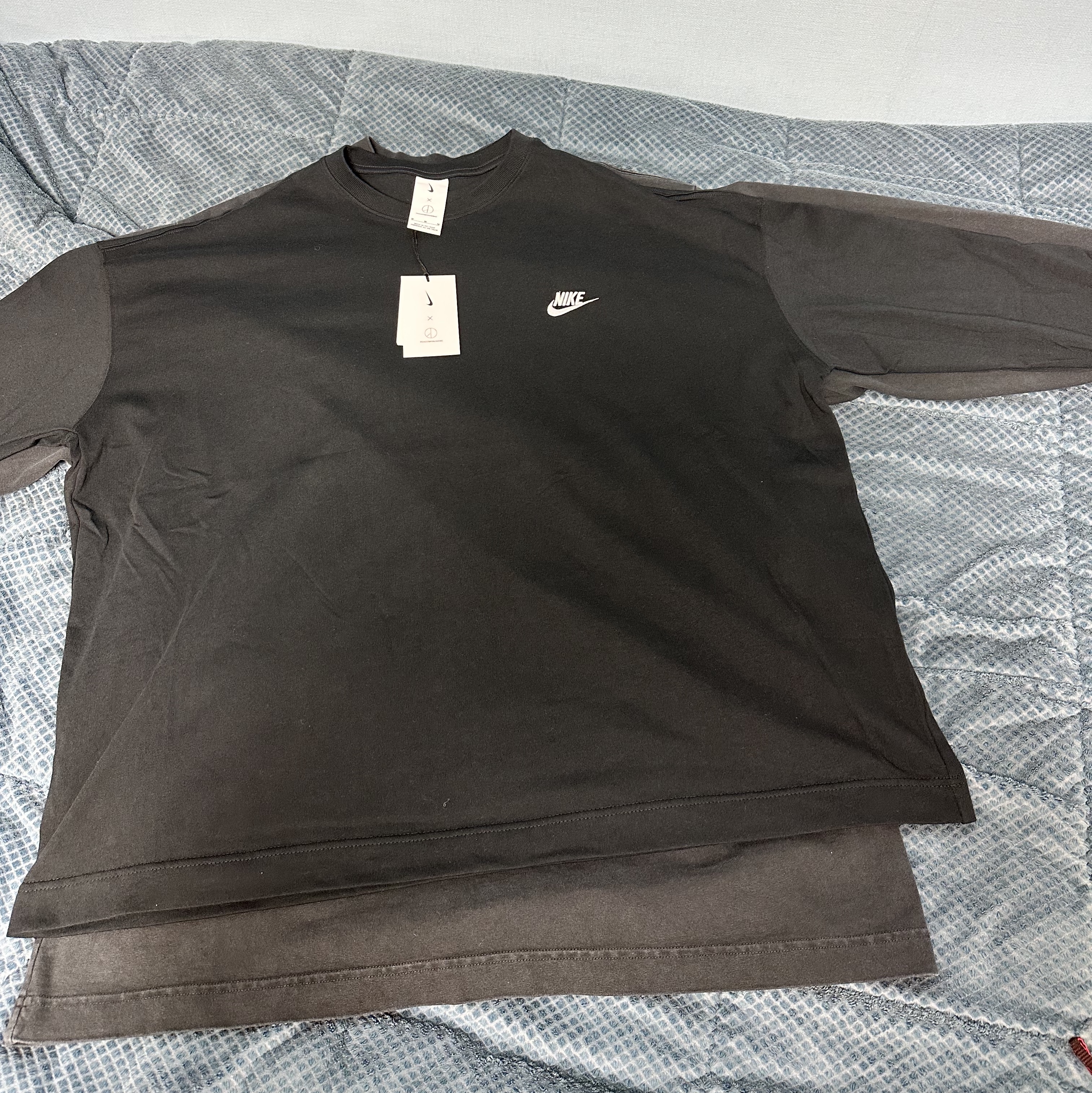 Nike x Peaceminusone LS T-Shirt Black (DR0098-010), Yeezy Gap Engineered By Balenciaga Dove Long Sleeve T-Shirt Washed Black 착용 스타일 - 5