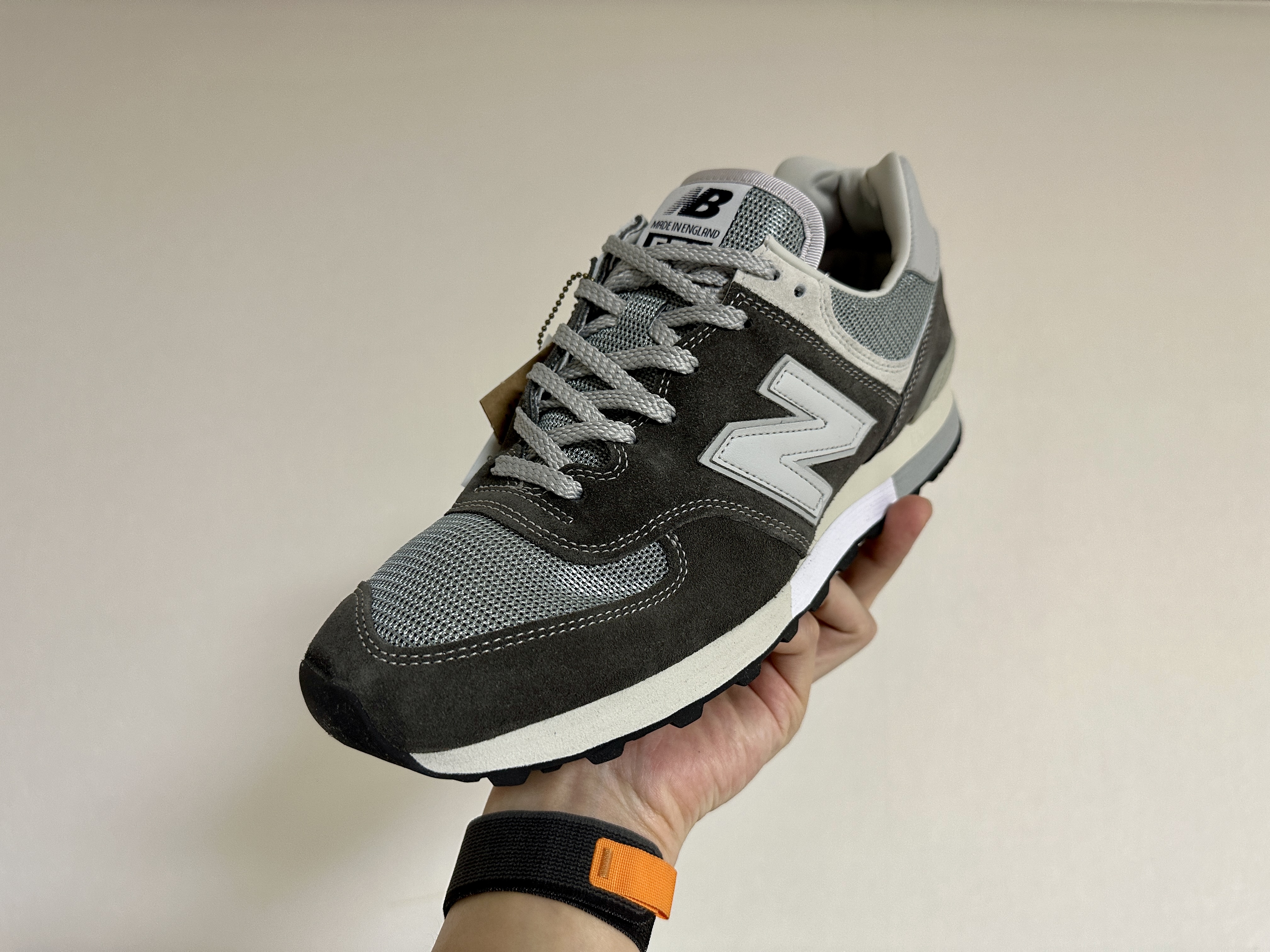 New Balance 576 Made in UK Grey 착용 스타일 - 2