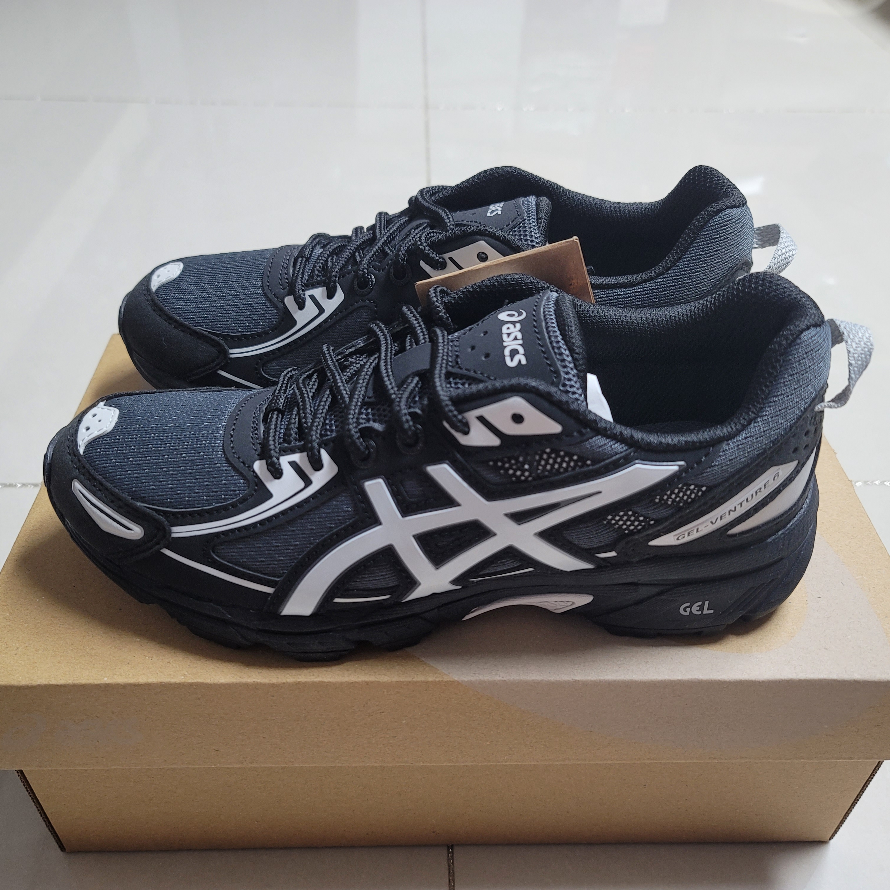 Asics Gel-Venture 6 Carrier Grey 착용 스타일 - 2