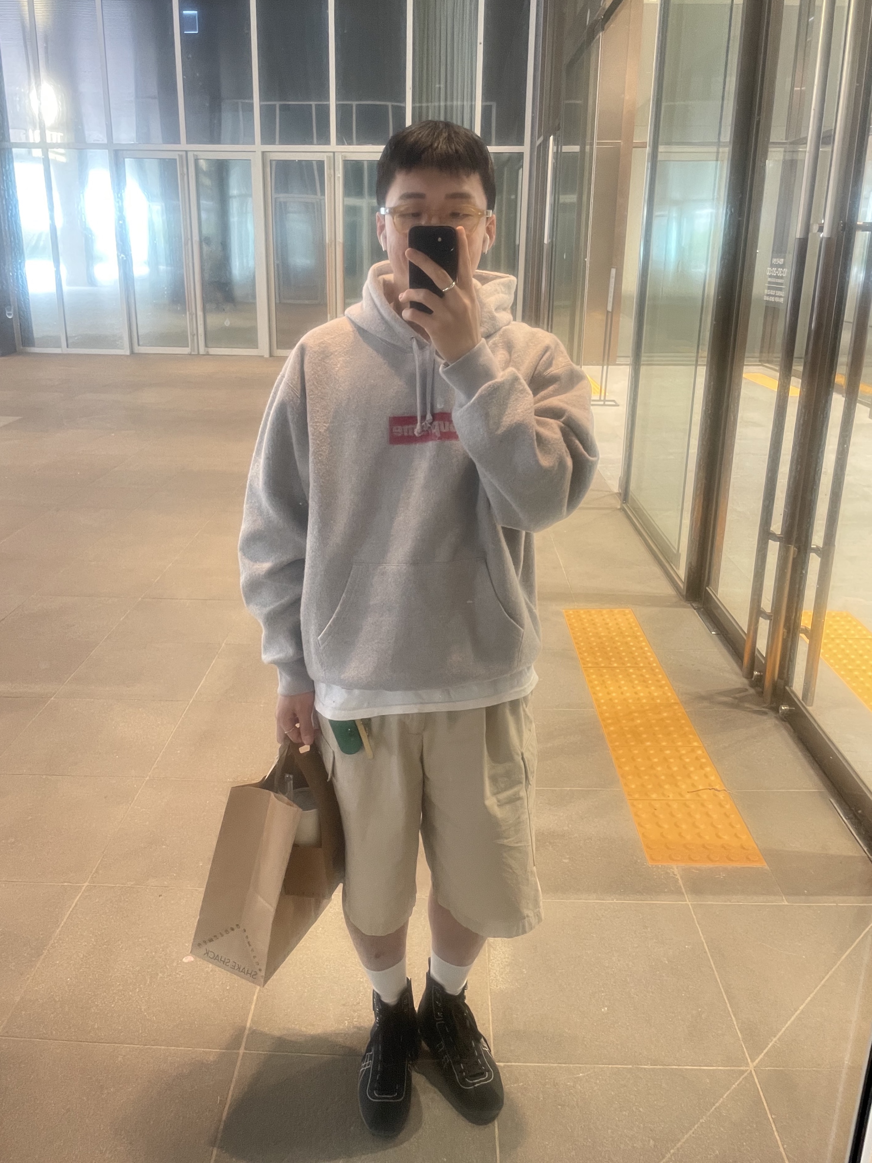 Supreme Inside Out Box Logo Hooded Sweatshirt Heather Grey - 23SS 착용 스타일 - 1