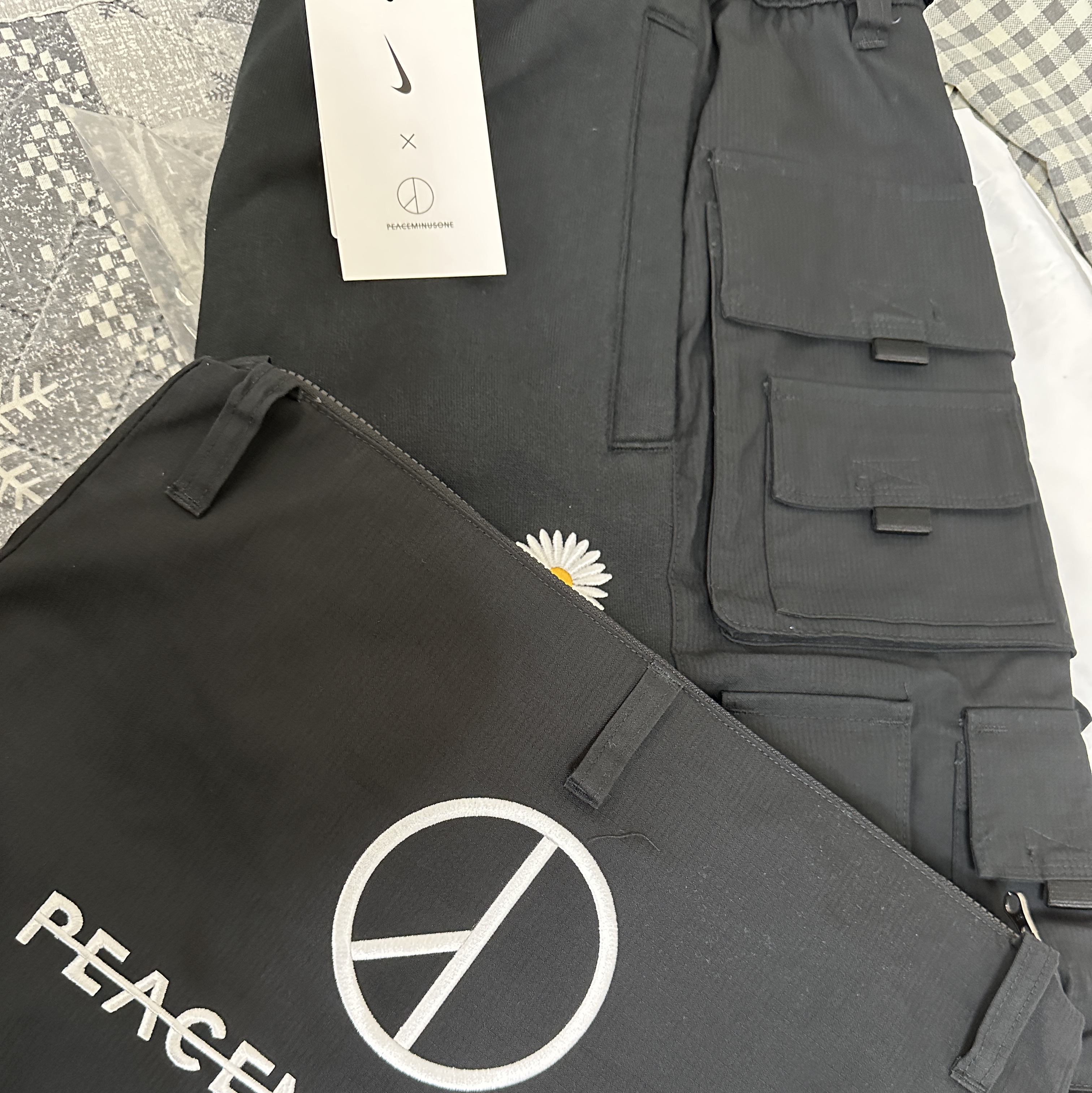 Nike x Peaceminusone Wide Pants Black (DR0096-010) 착용 스타일