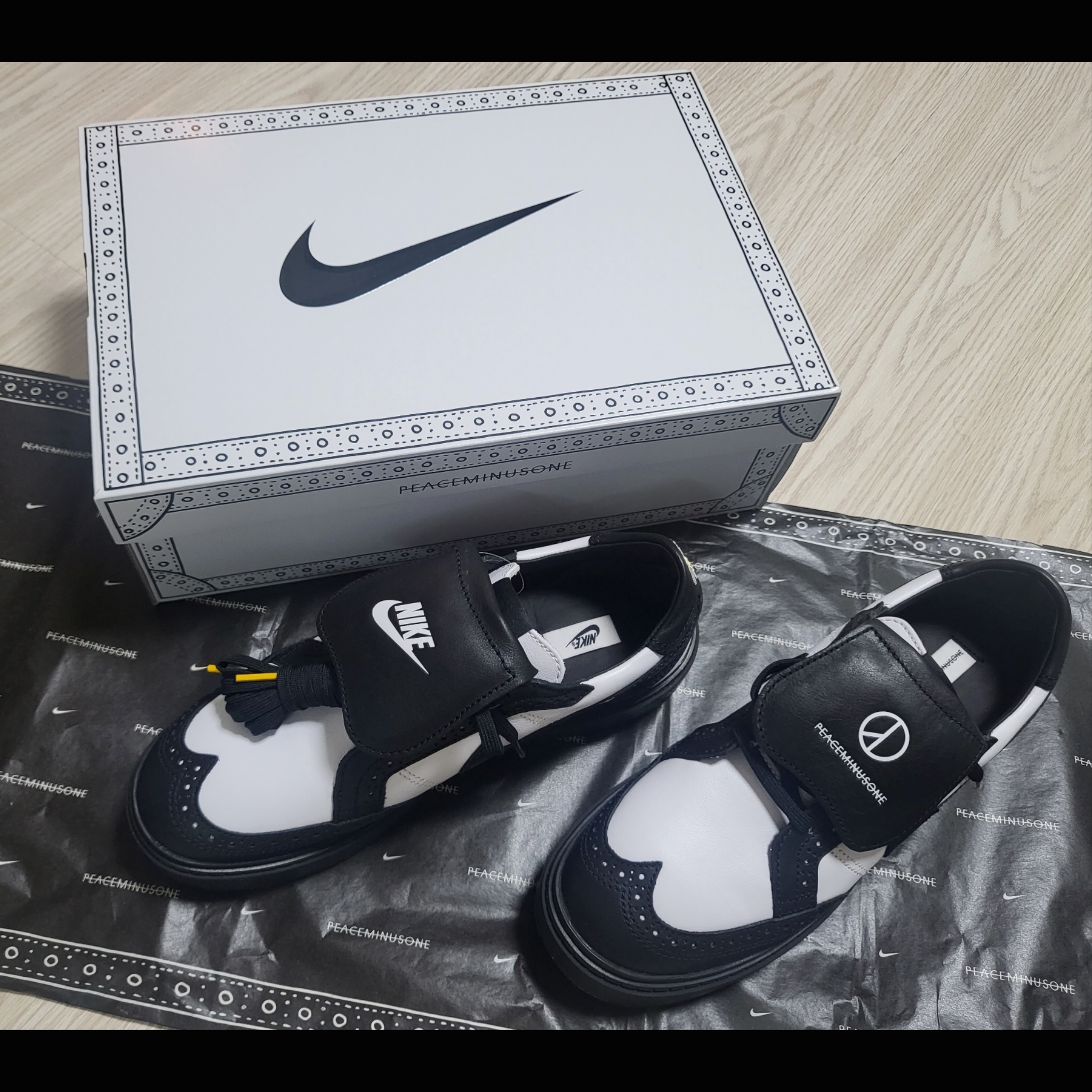 Nike x Peaceminusone Kwondo1 Black and White 착용 스타일 - 1