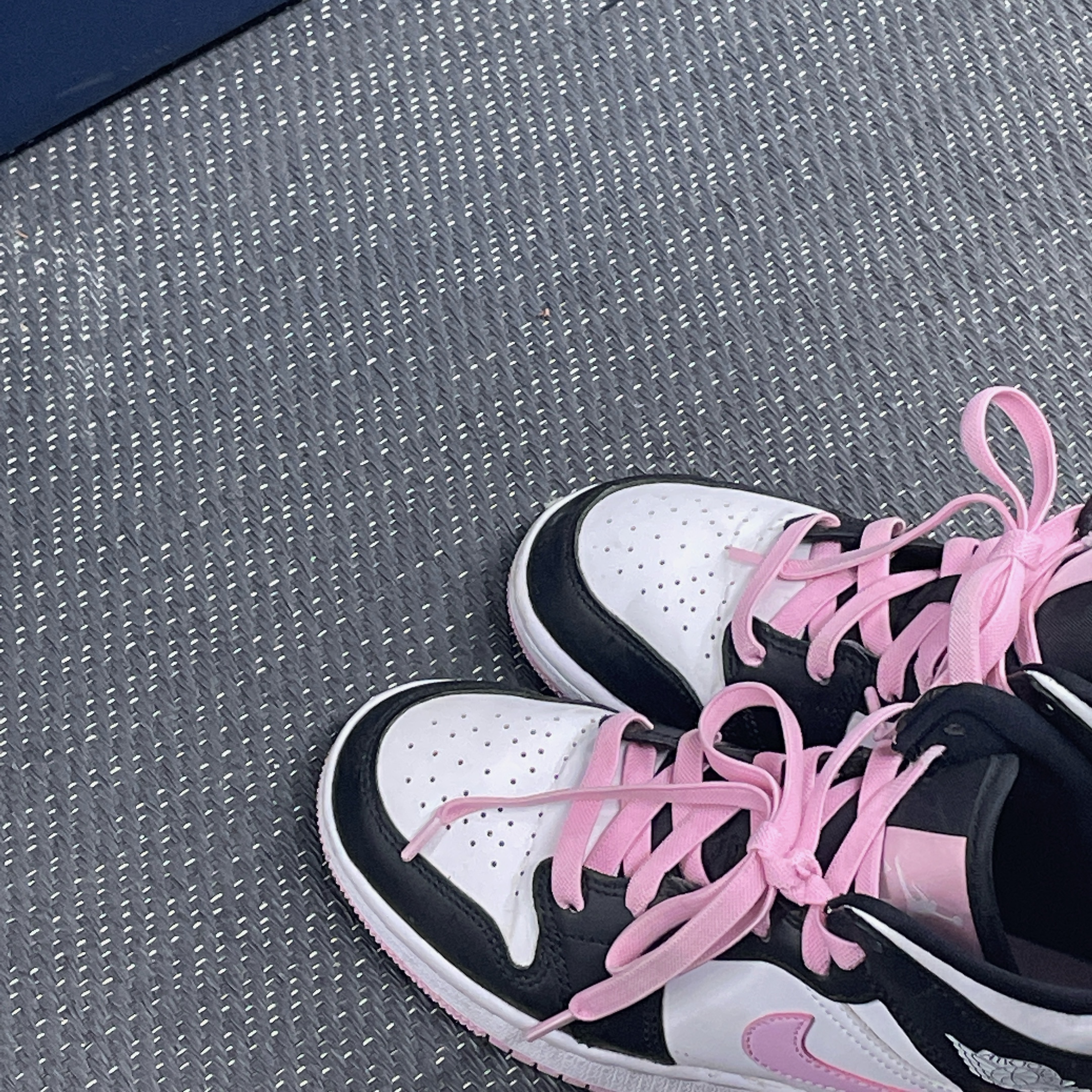 (GS) Jordan 1 Mid Light Arctic Pink 착용 스타일