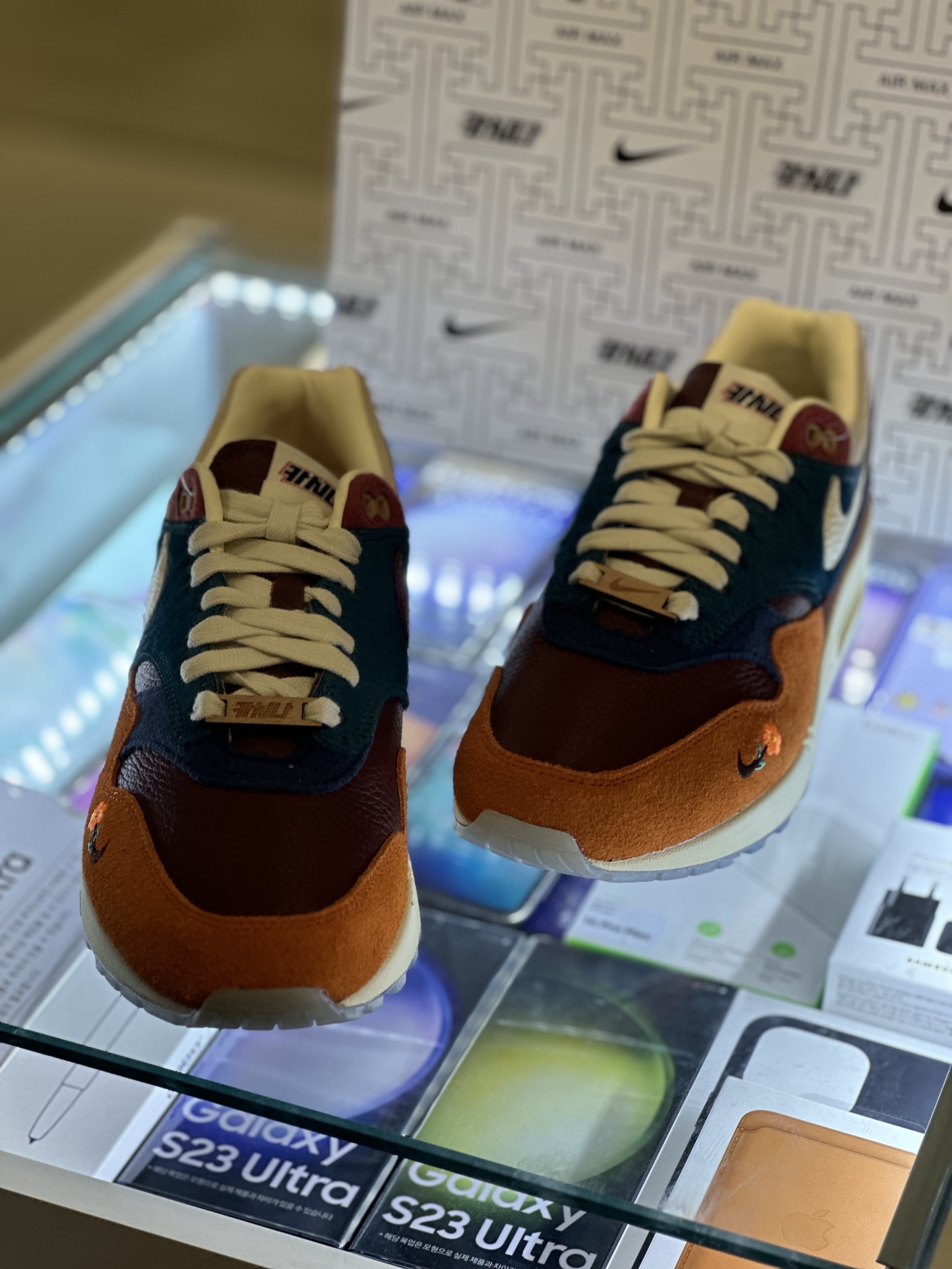 Nike x Kasina Air Max 1 SP Won-Ang Orange 착용 스타일 - 5
