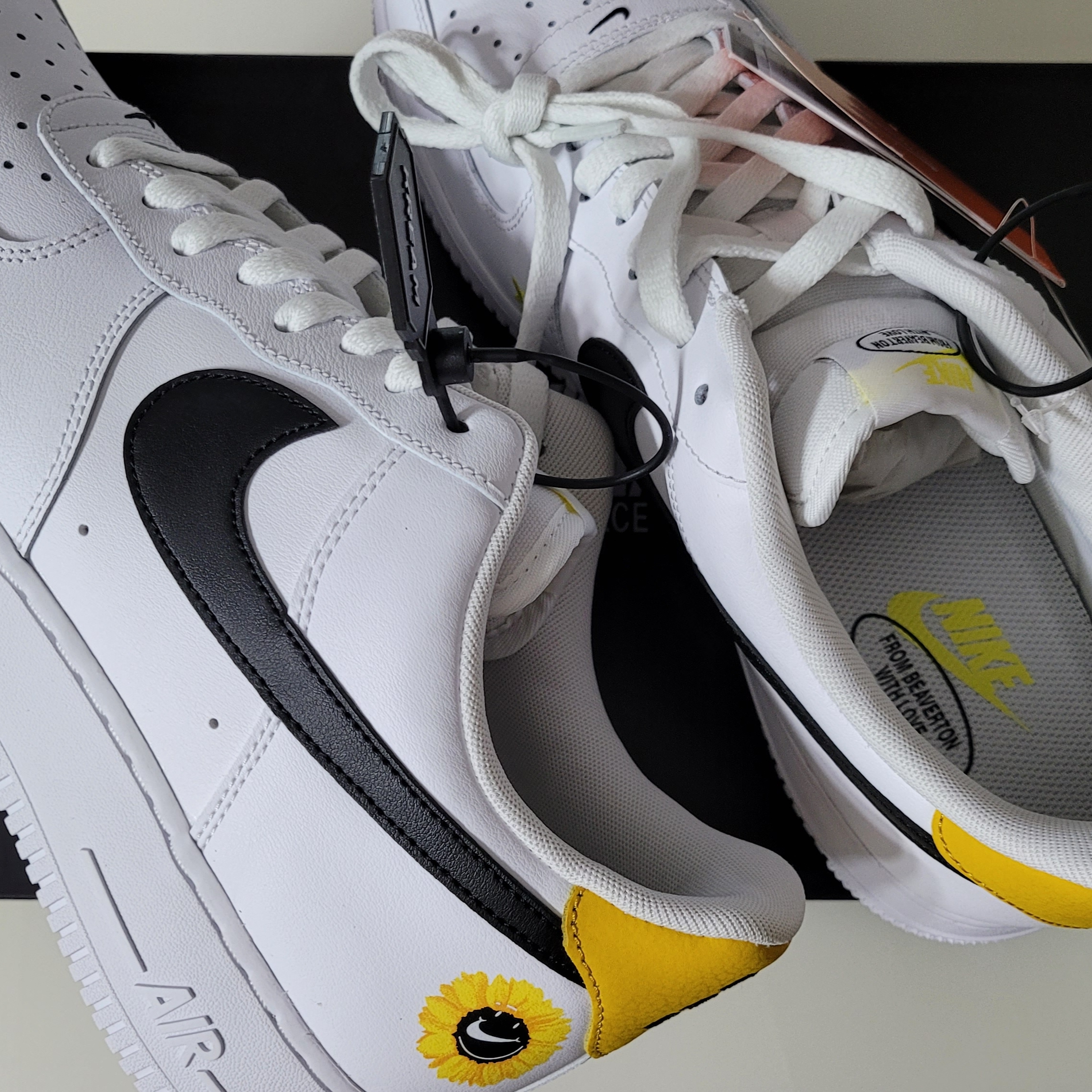 Nike Air Force 1 '07 LV8 2 Have a Nike Day 착용 스타일 - 2