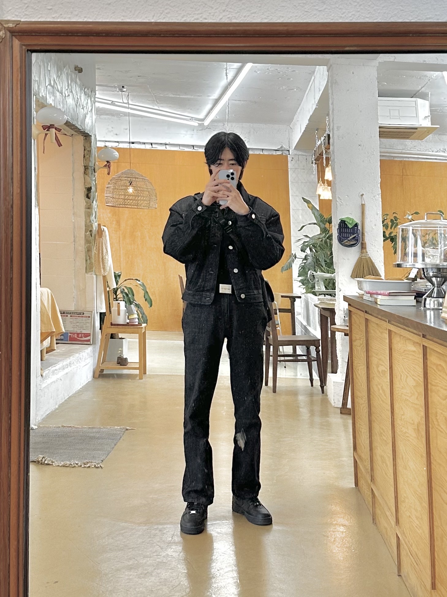 Nike x Supreme Air Force 1 Low Black, Our Legacy Ladon Brass Keychain Matte Nickel 착용 스타일 - 1