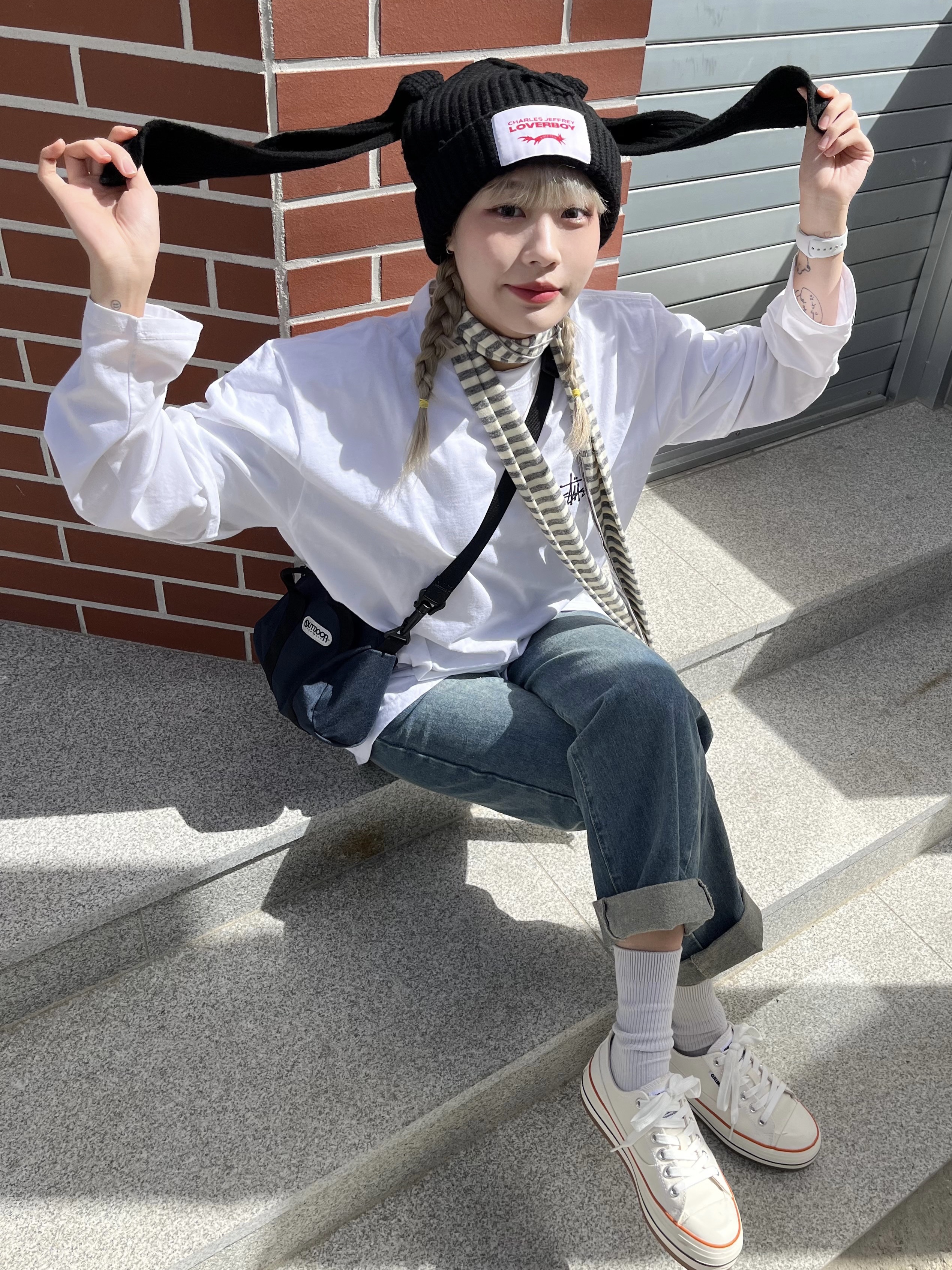 Charles Jeffrey Loverboy Chunky Rabbit Beanie Black, Stussy Basic Stussy T-Shirt White 2022 착용 스타일 - 2