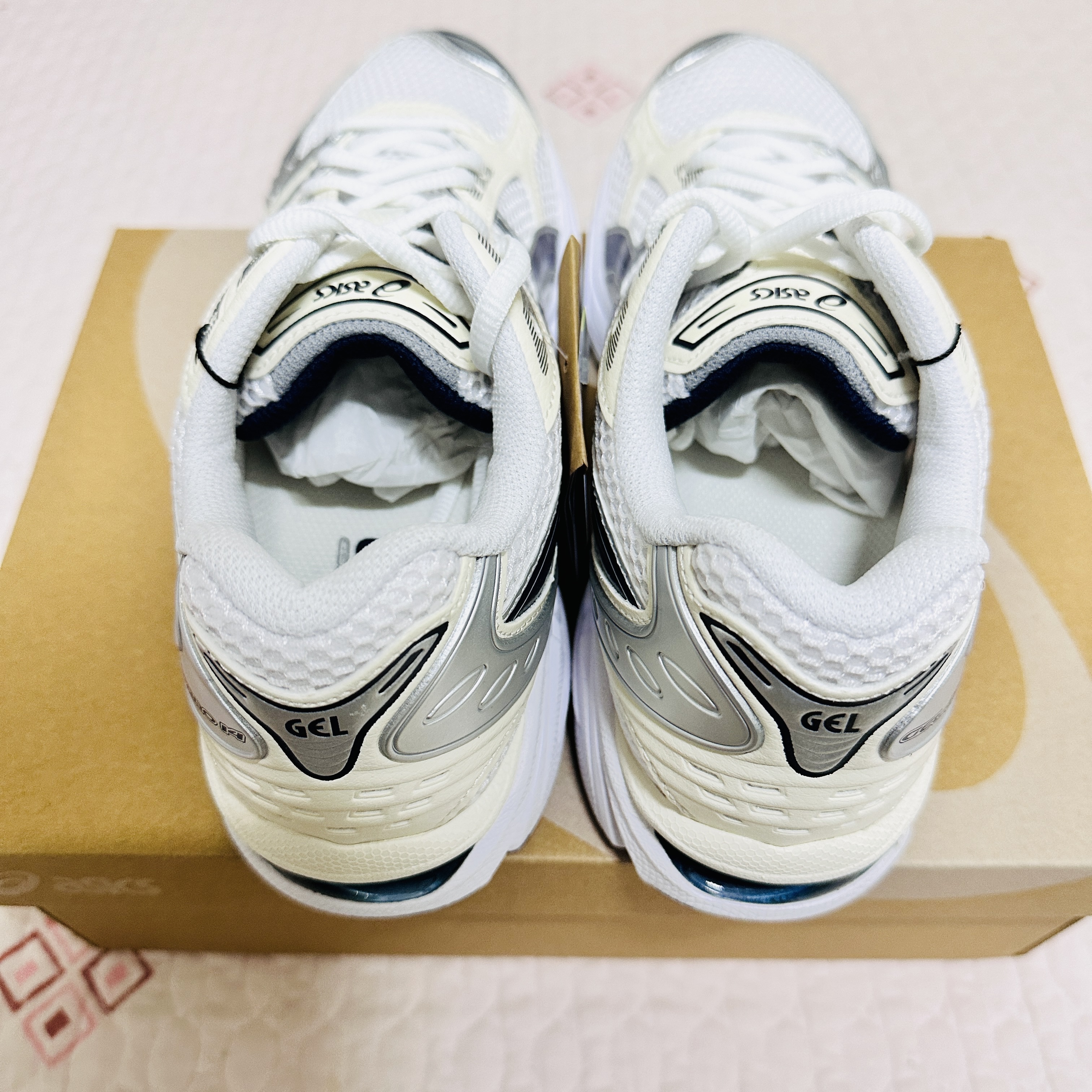 (W) Asics Gel-Kayano 14 White Midnight 착용 스타일 - 3