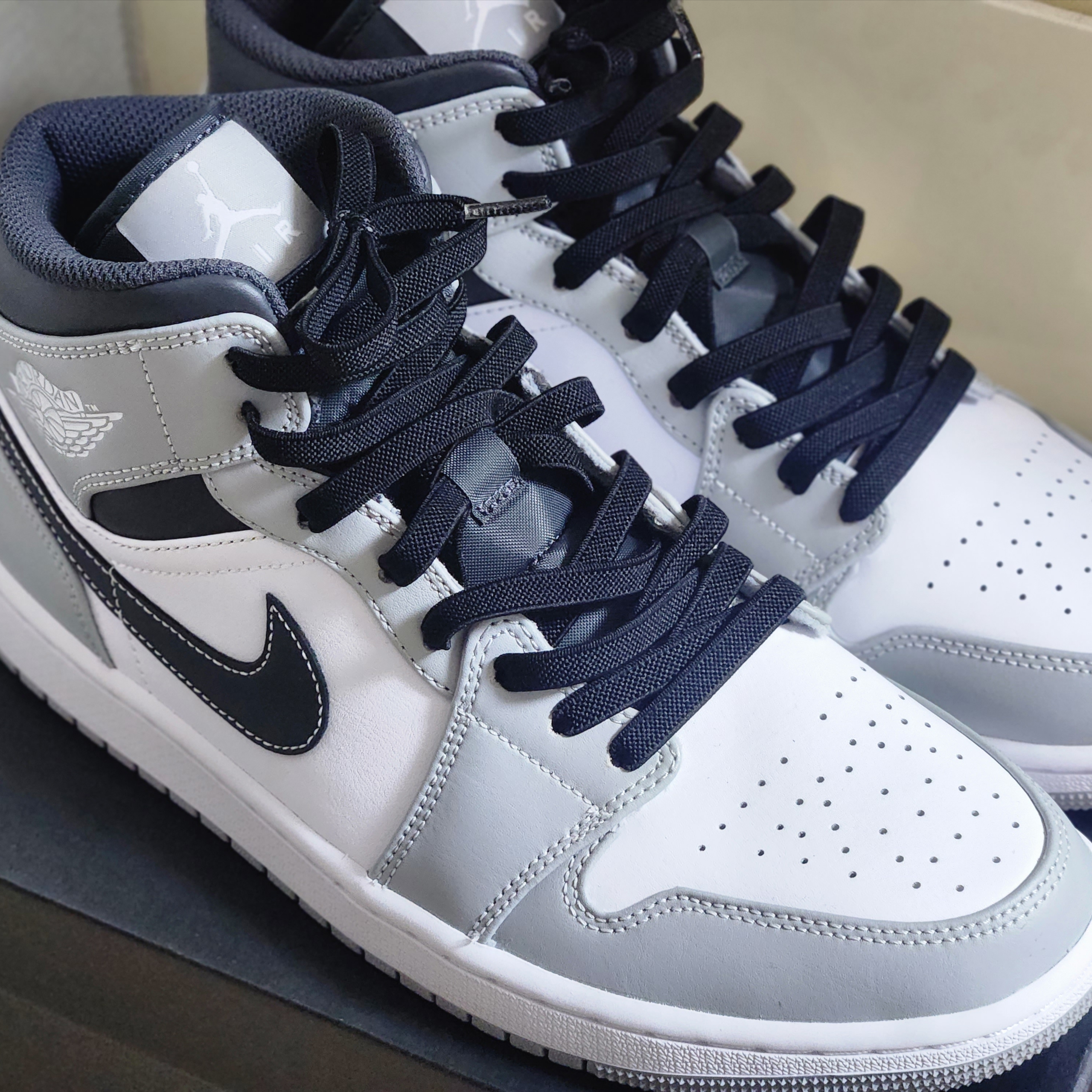 Jordan 1 Mid Light Smoke Grey Anthracite 착용 스타일