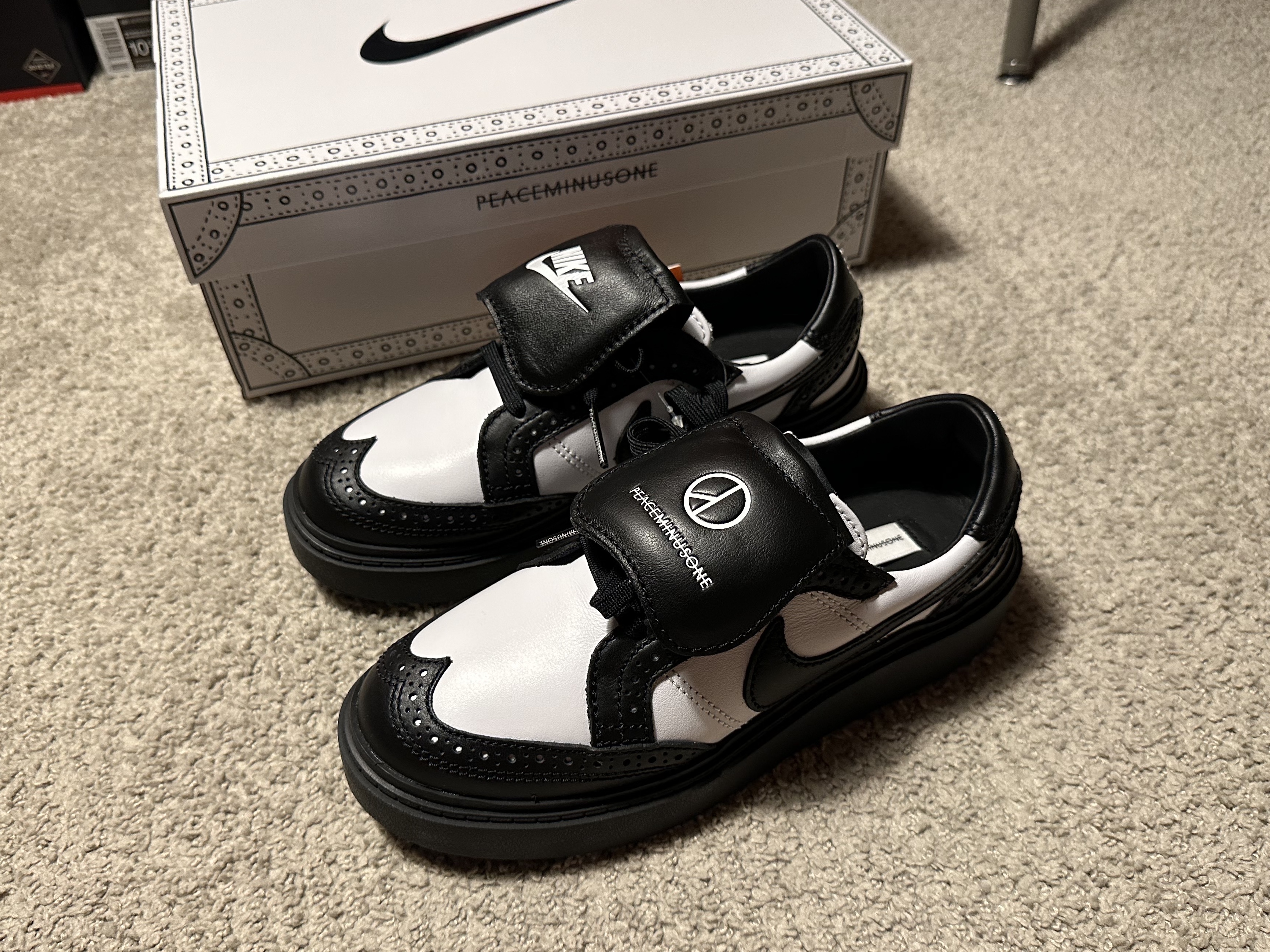 Nike x Peaceminusone Kwondo1 Black and White 착용 스타일 - 2