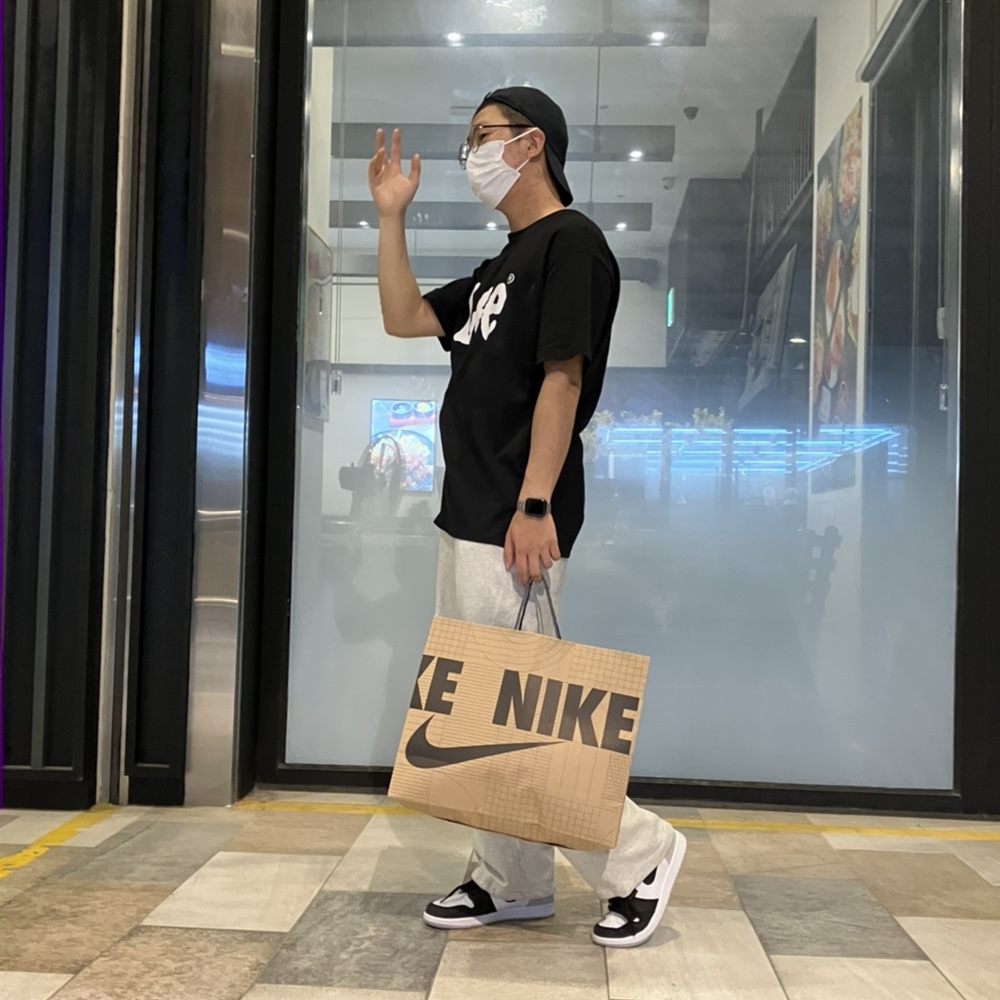 Jordan 1 Retro High OG Bleached Coral 착용 스타일