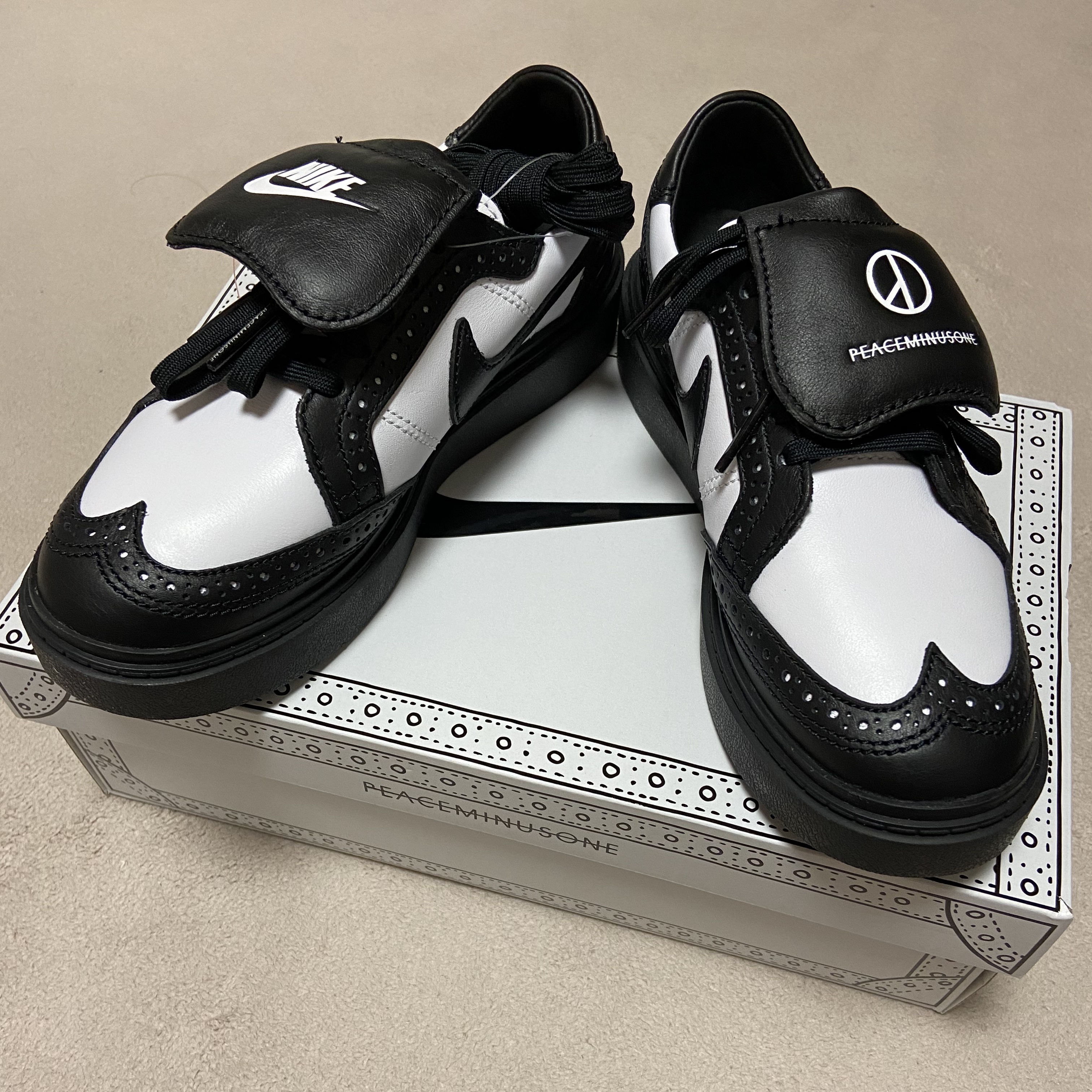 Nike x Peaceminusone Kwondo1 Black and White 착용 스타일 - 1