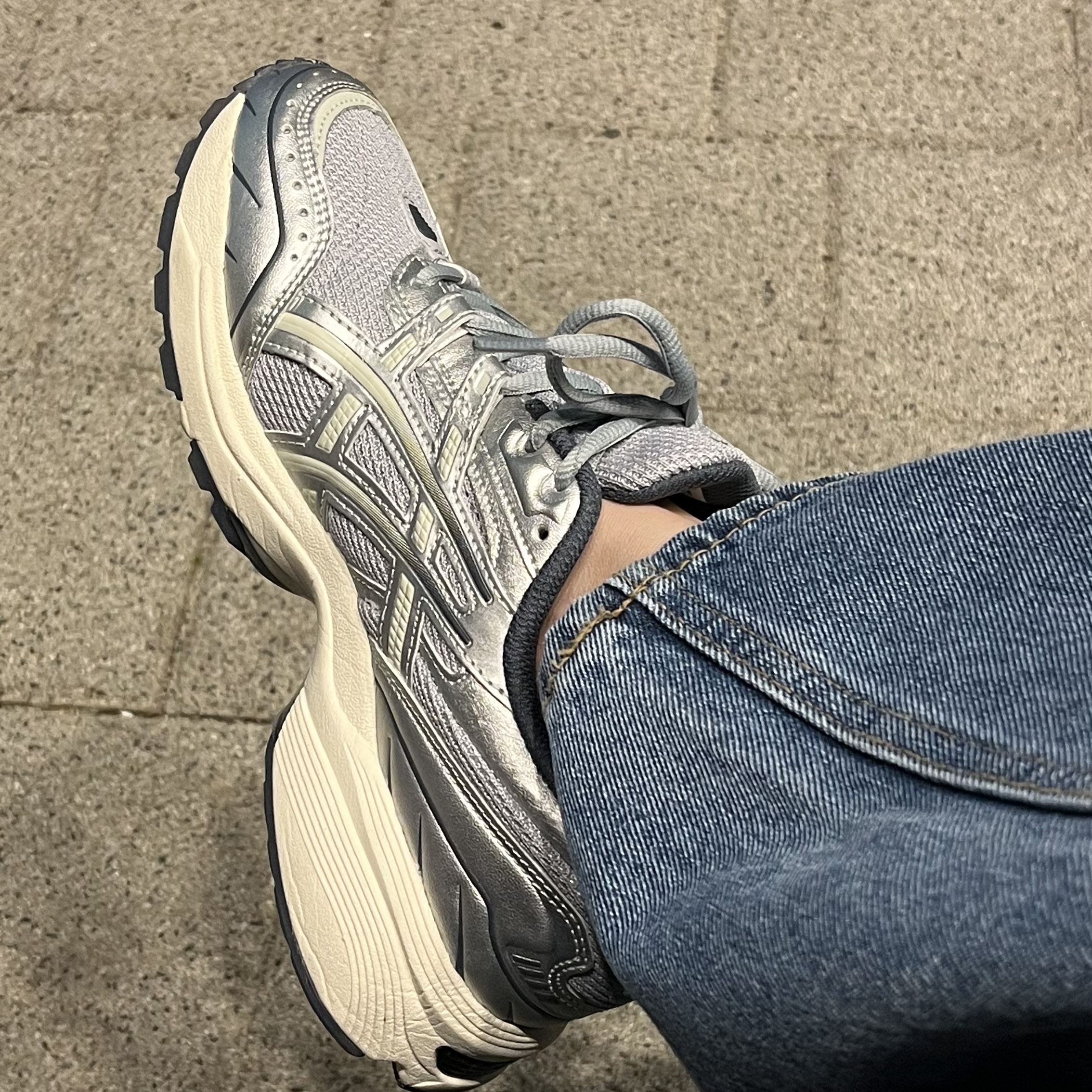 Asics Gel-1090 Piedmont Grey 착용 스타일
