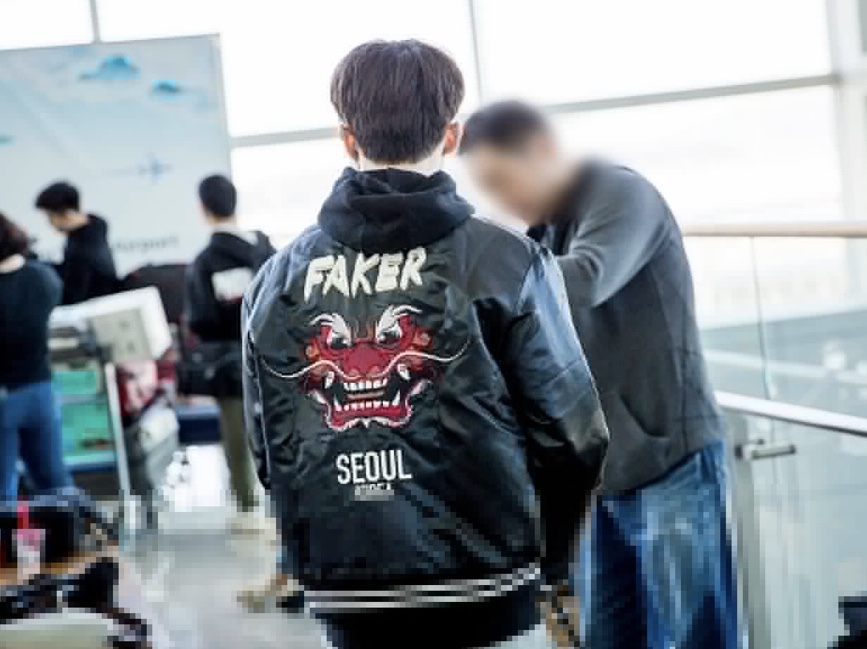 T1 Faker Demon King Jacket Black (Replica Ver.) 착용 스타일 - 1