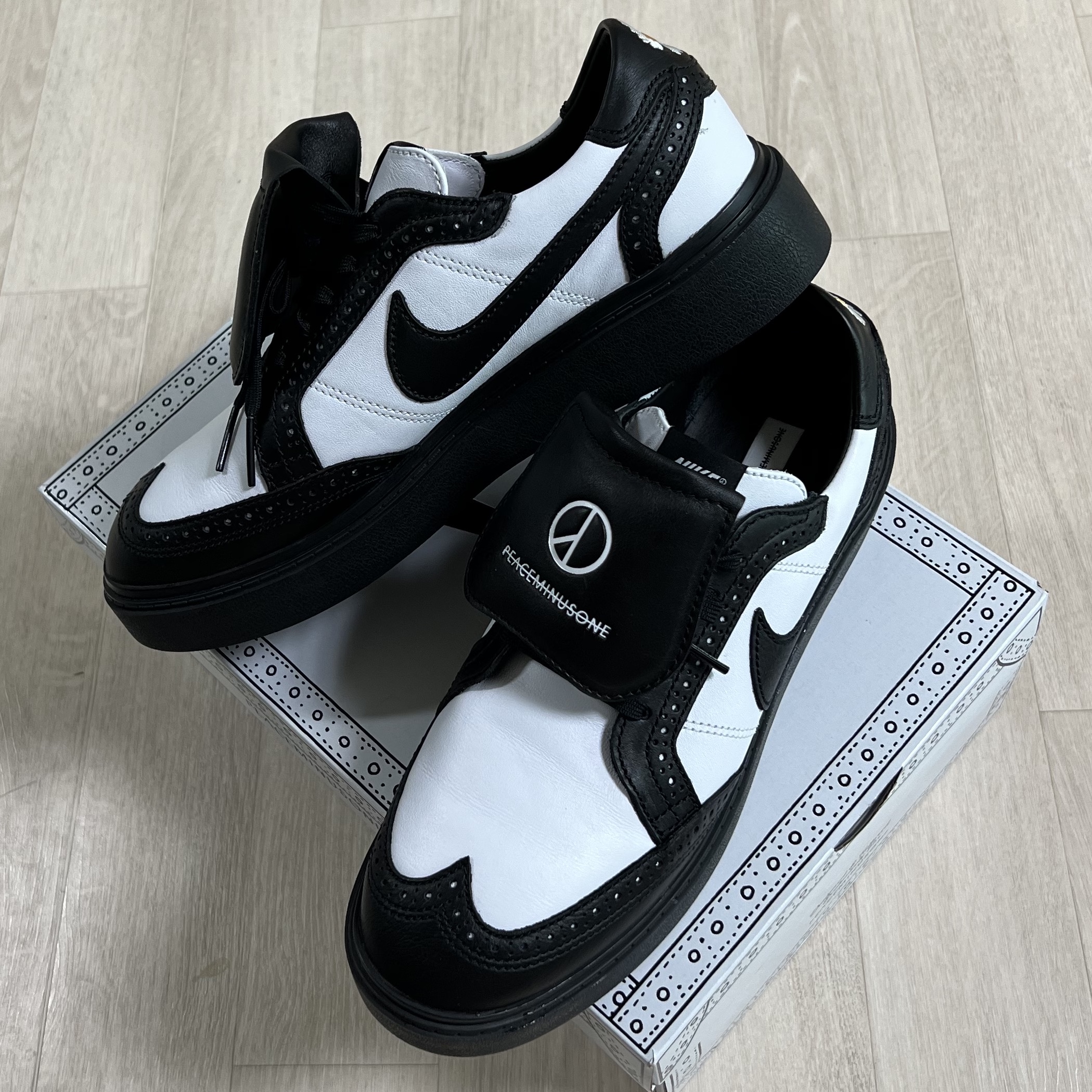 Nike x Peaceminusone Kwondo1 Black and White 착용 스타일 - 2