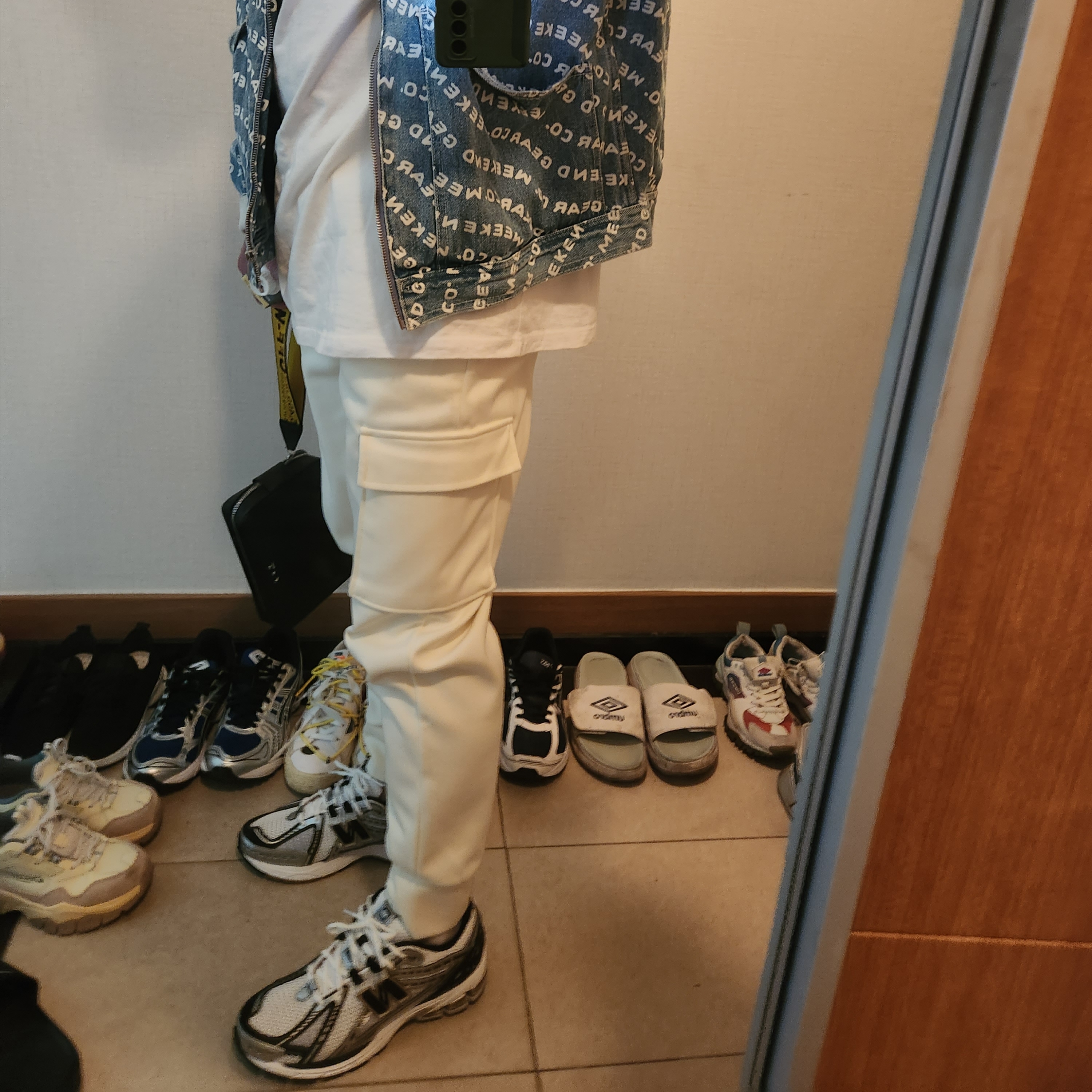 New Balance 1906R White Gold 착용 스타일