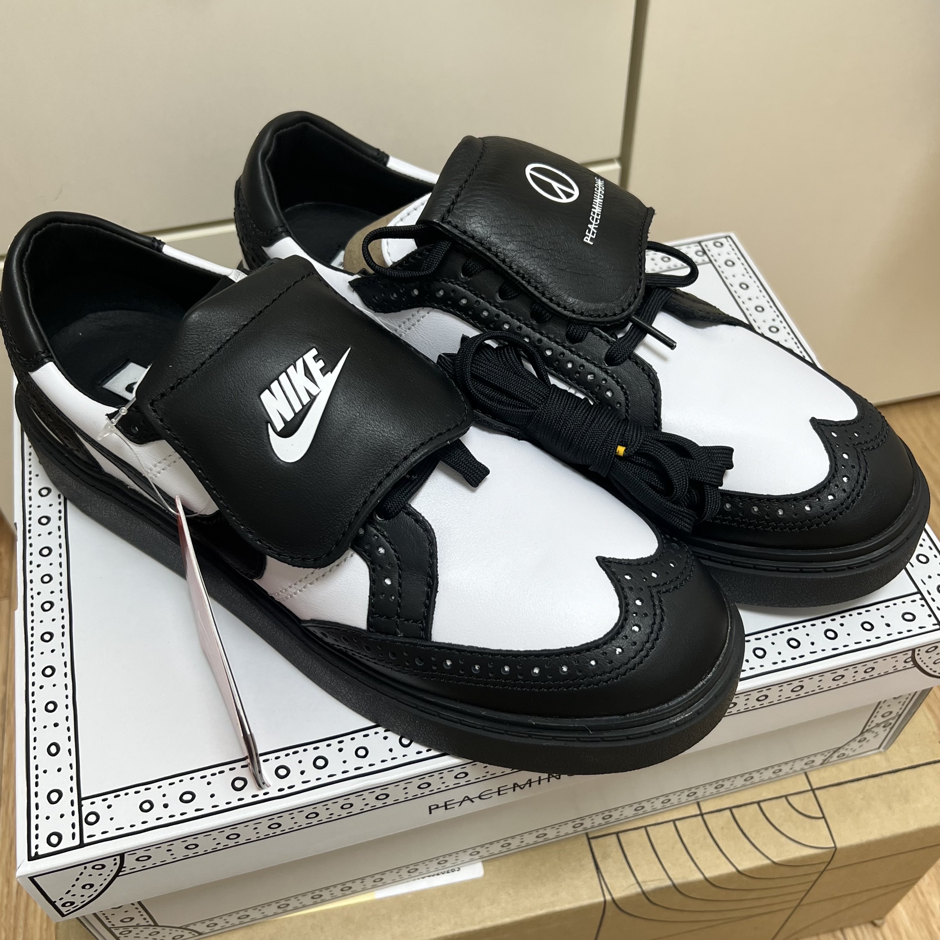 Nike x Peaceminusone Kwondo1 Black and White 착용 스타일 - 1
