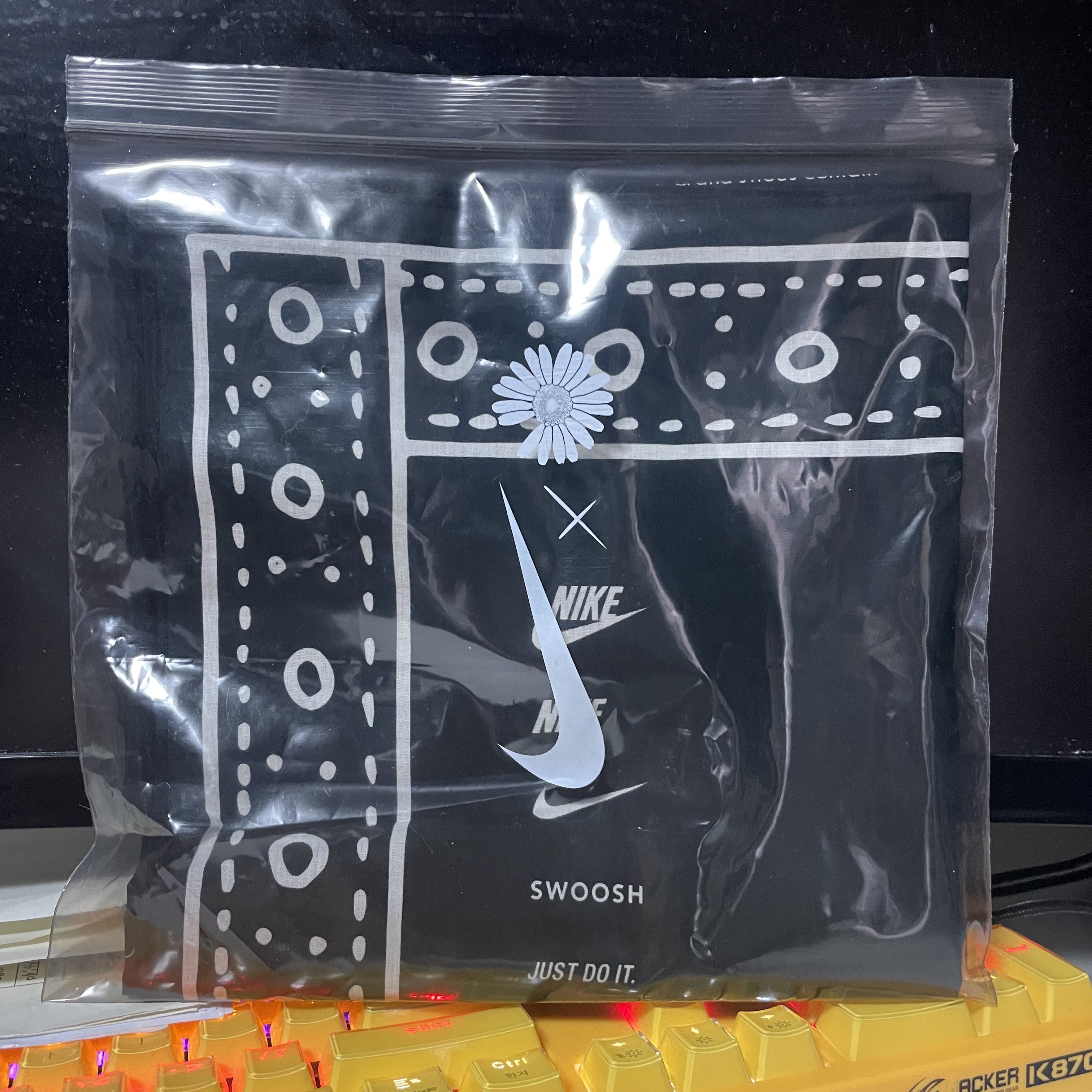 Nike x Peaceminusone Bandana Black 착용 스타일